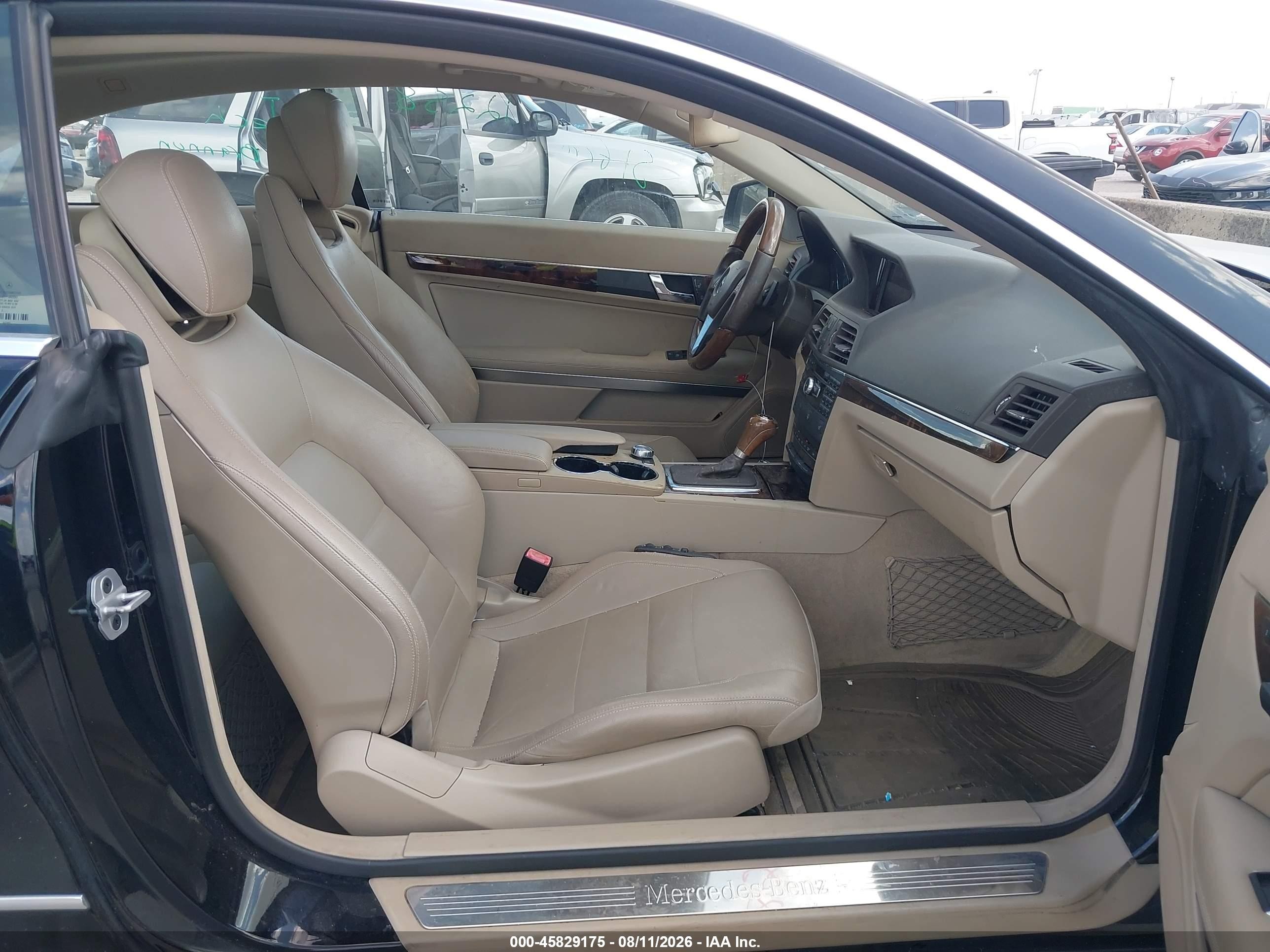 2013 Mercedes-benz E 350   Черный vin: WDDKJ5KB4DF204410