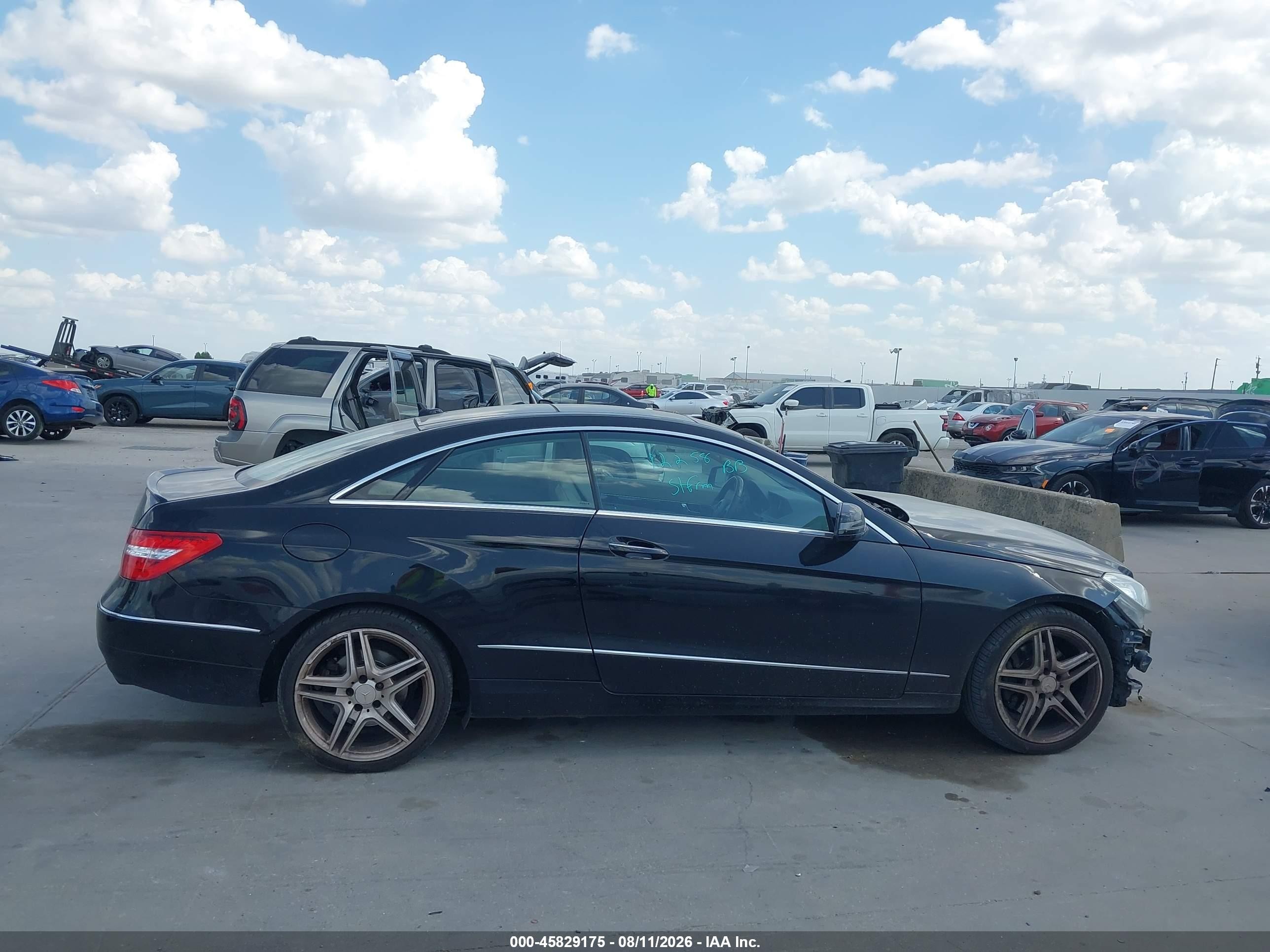 2013 Mercedes-benz E 350   Черный vin: WDDKJ5KB4DF204410
