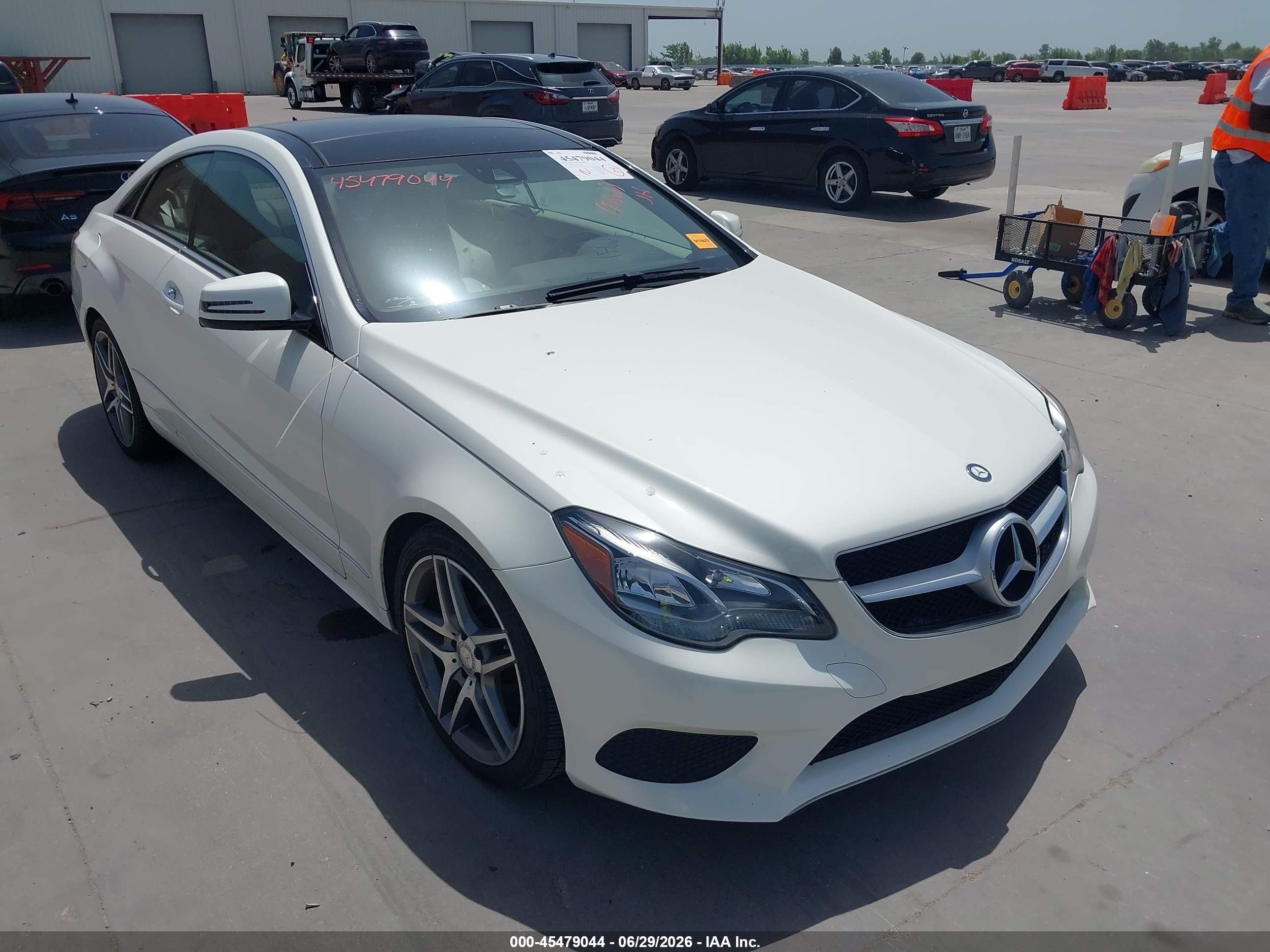 2014 Mercedes-benz E 350 Белый vin: WDDKJ5KB4EF276189