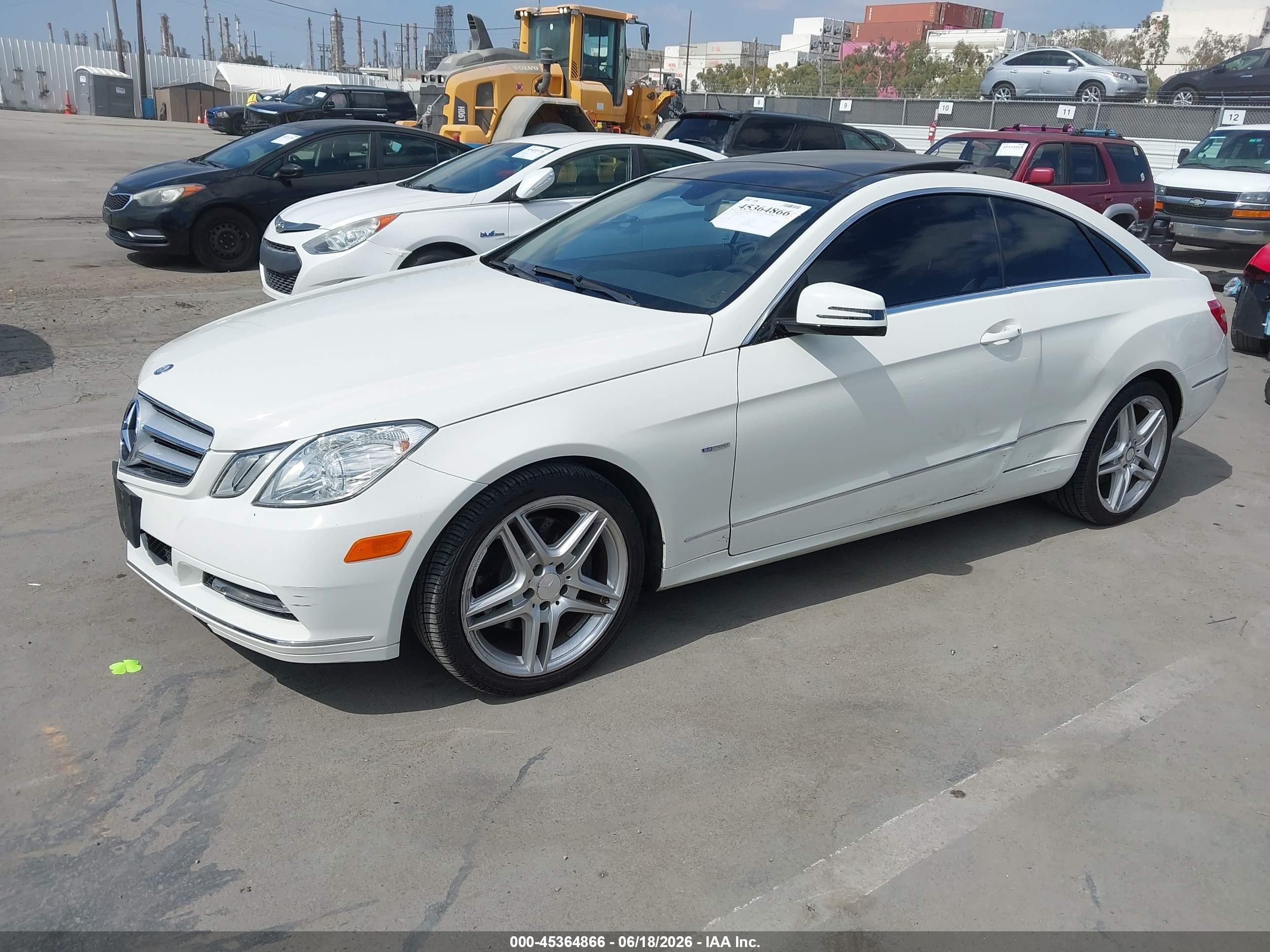 2012 Mercedes-benz E 350   White vin: WDDKJ5KB5CF140019