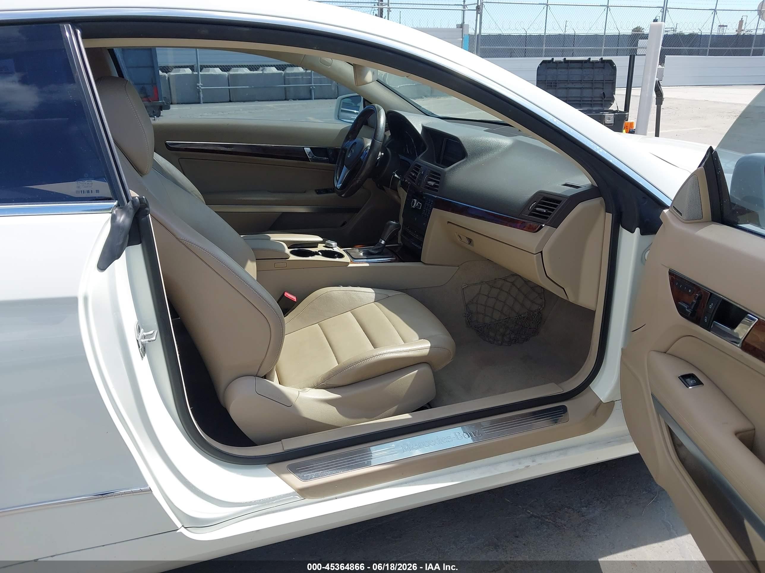 2012 Mercedes-benz E 350   White vin: WDDKJ5KB5CF140019