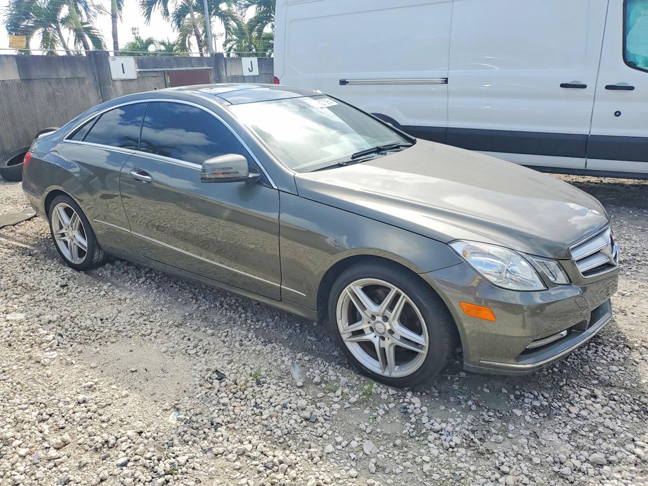 2013 Mercedes-benz E 350 Gray vin: WDDKJ5KB5DF188458