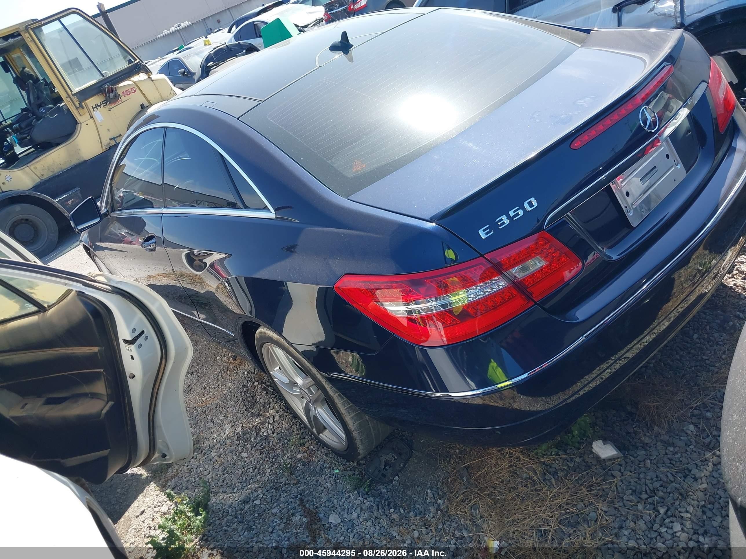 2013 Mercedes-benz E 350   Blue vin: WDDKJ5KB5DF202570
