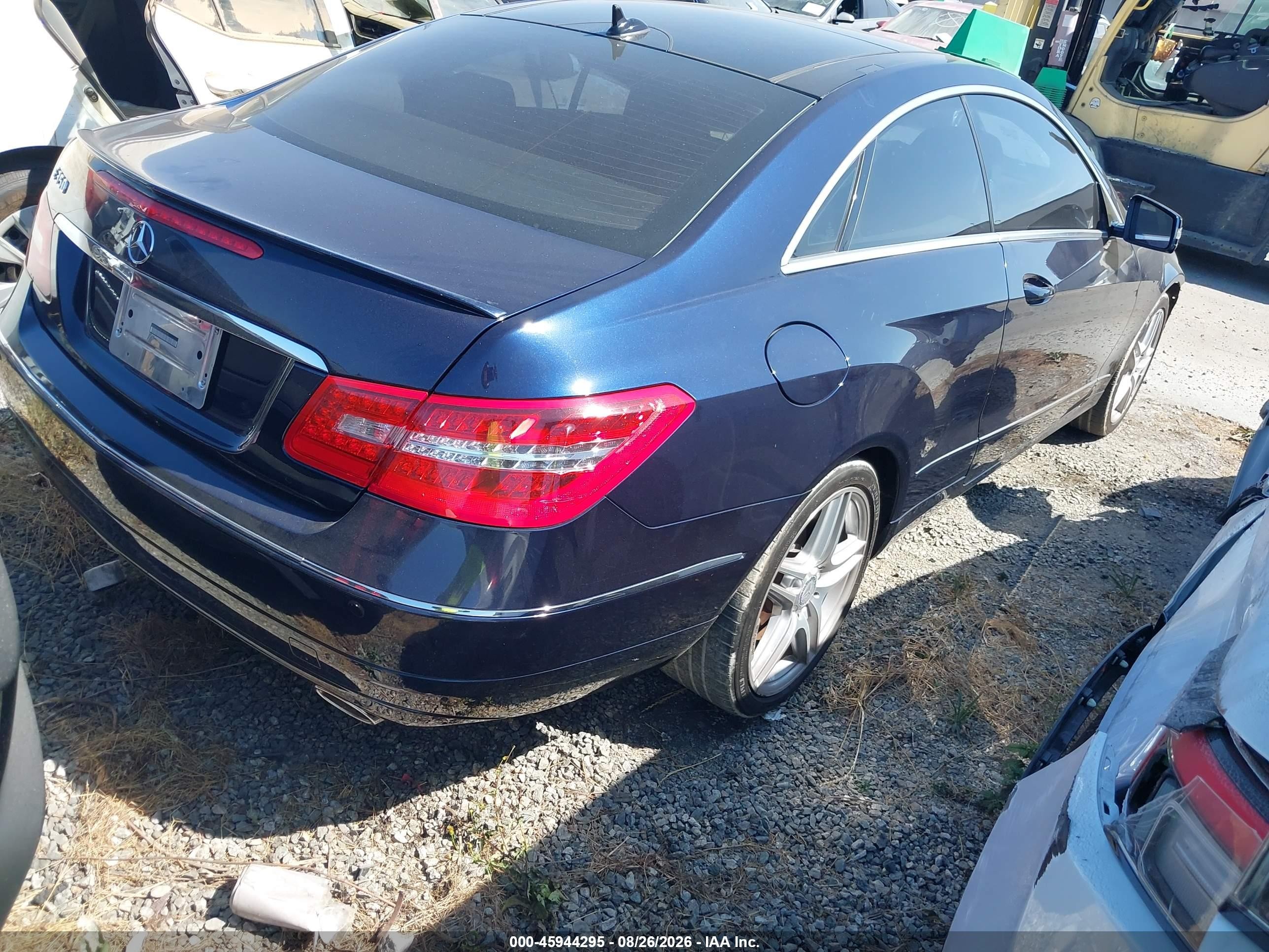 2013 Mercedes-benz E 350   Blue vin: WDDKJ5KB5DF202570