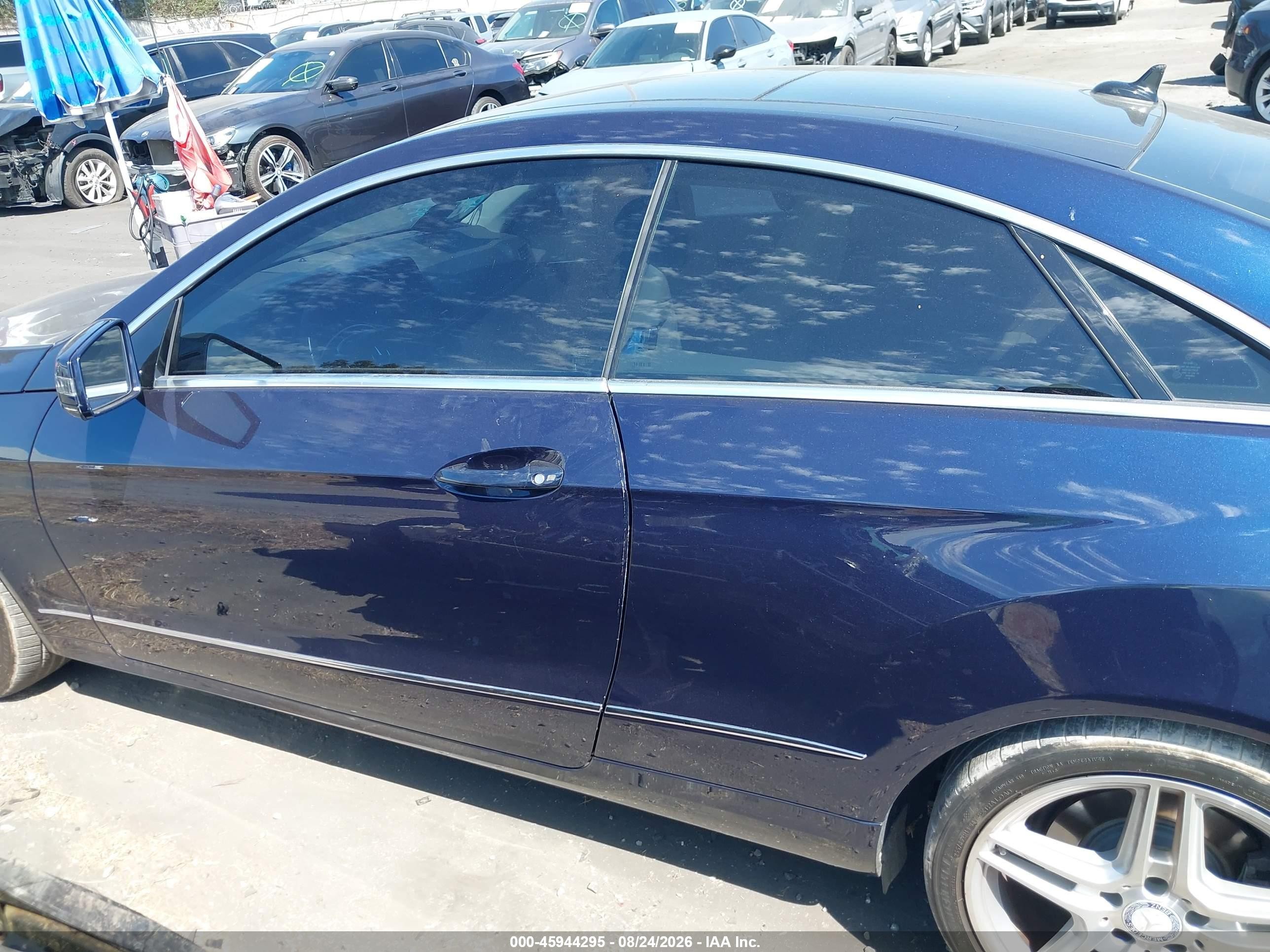 2013 Mercedes-benz E 350   Blue vin: WDDKJ5KB5DF202570