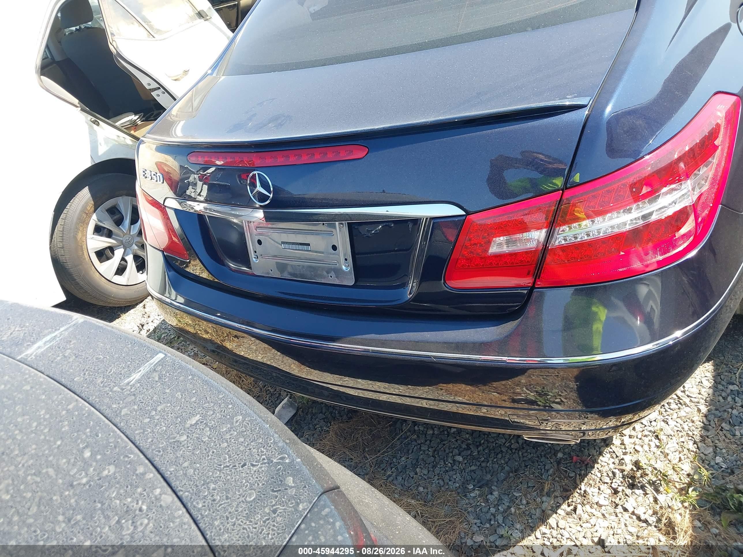 2013 Mercedes-benz E 350   Blue vin: WDDKJ5KB5DF202570