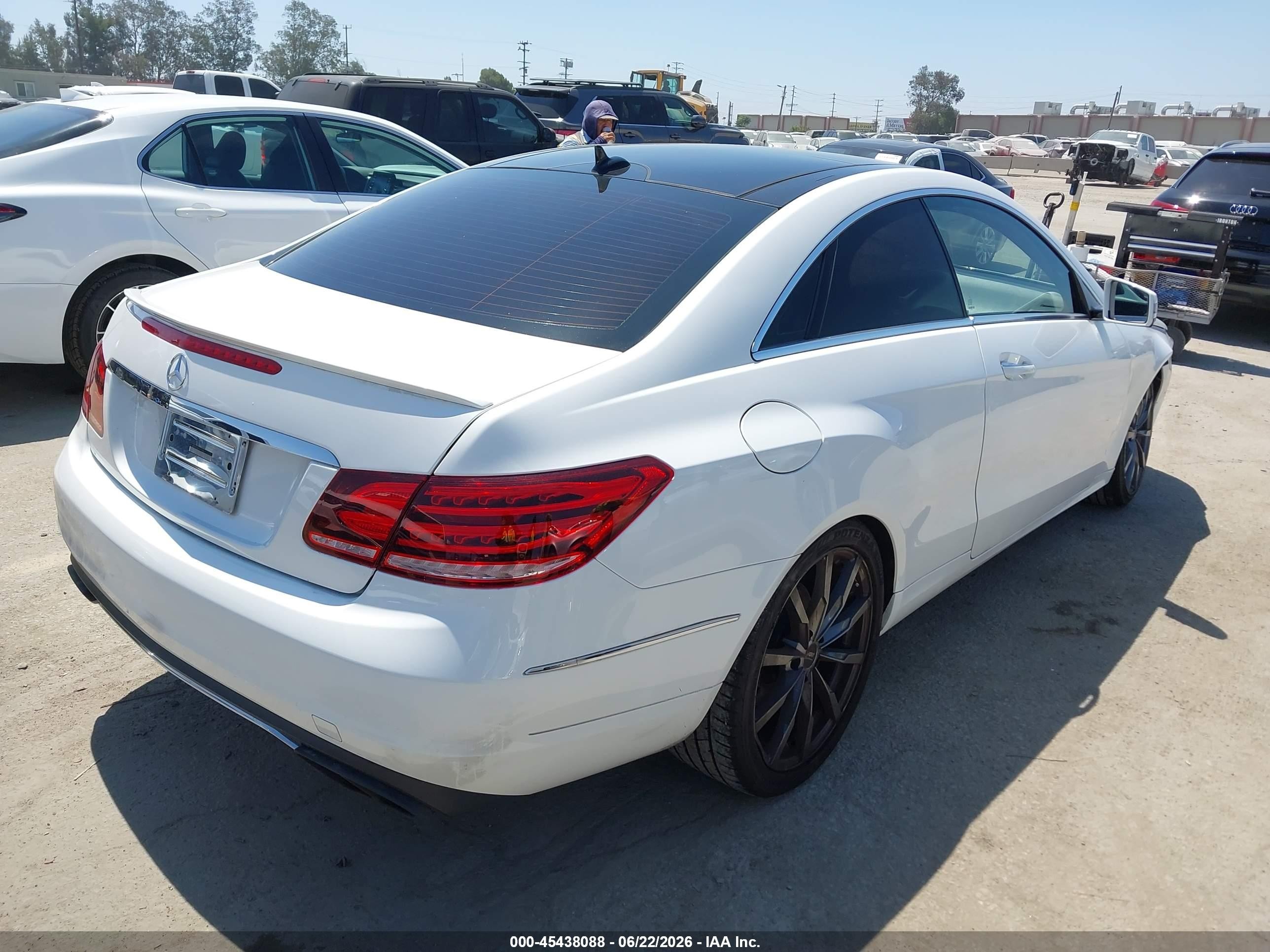2014 Mercedes-benz E 350 White vin: WDDKJ5KB5EF241256