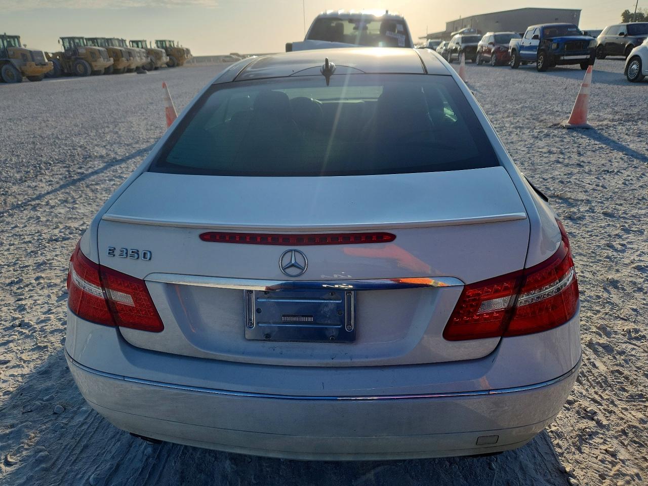 2012 Mercedes-benz E 350 Белый vin: WDDKJ5KB6CF160859