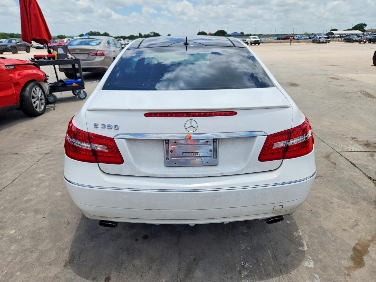 2013 Mercedes-benz E 350 White vin: WDDKJ5KB6DF202495