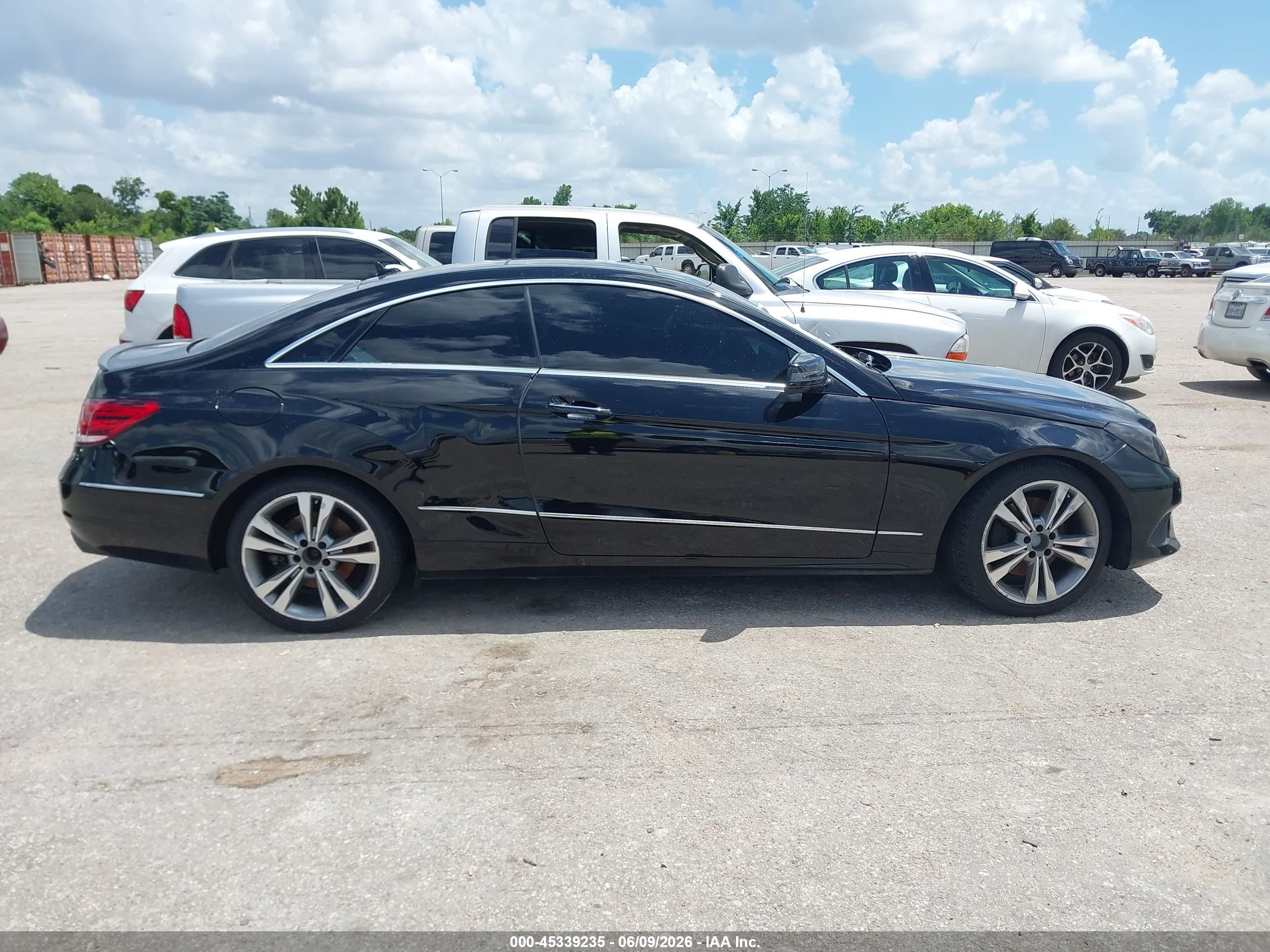 2014 Mercedes-benz E 350   Black vin: WDDKJ5KB6EF235885
