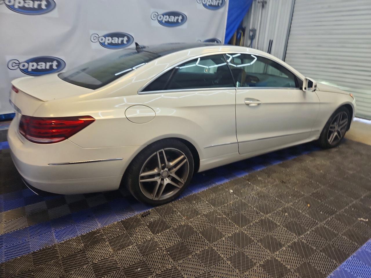 2014 Mercedes-benz E 350 White vin: WDDKJ5KB6EF282303