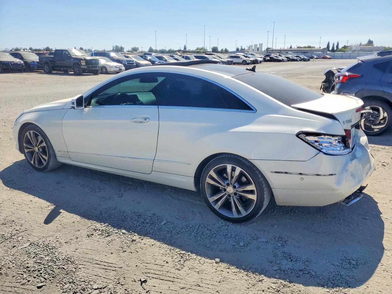 2014 Mercedes-benz E 350 Белый vin: WDDKJ5KB7EF238083