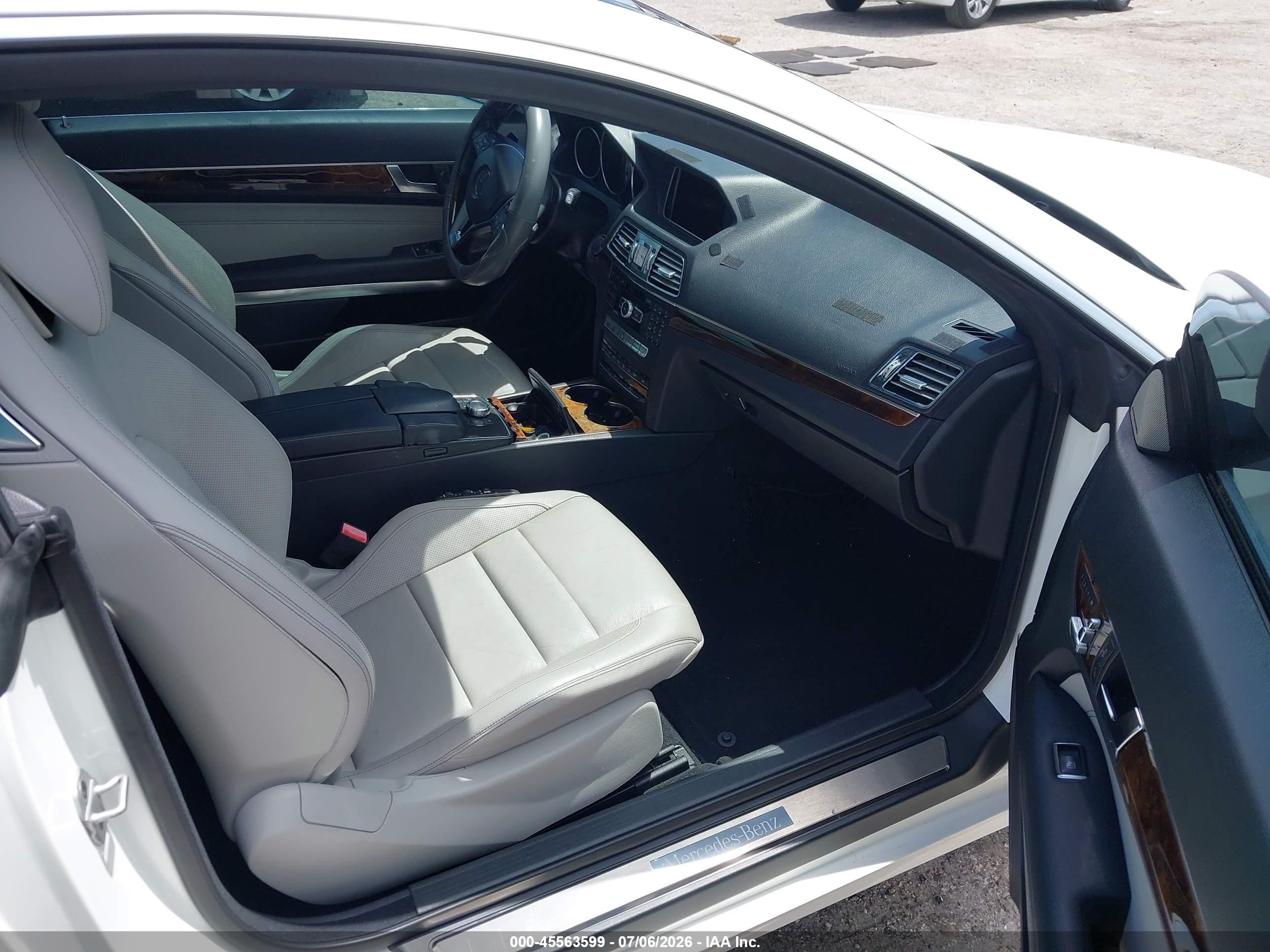 2014 Mercedes-benz E 350   Белый vin: WDDKJ5KB7EF242652