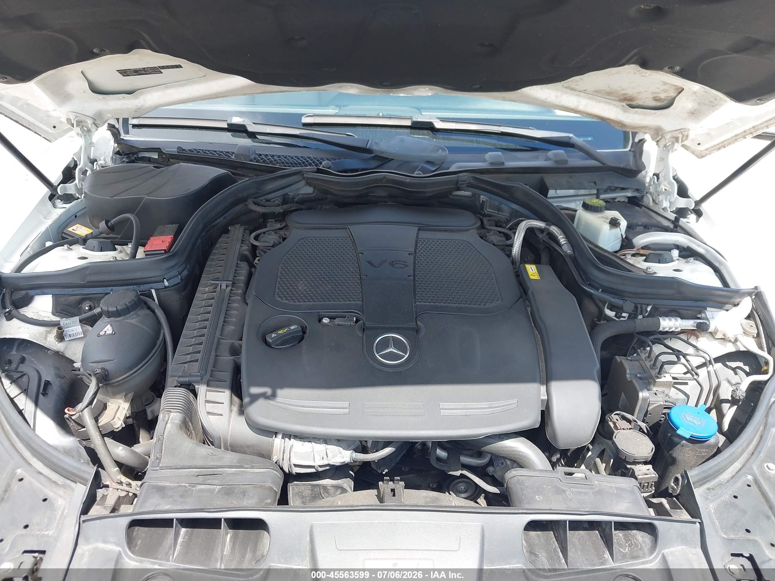 2014 Mercedes-benz E 350   Белый vin: WDDKJ5KB7EF242652