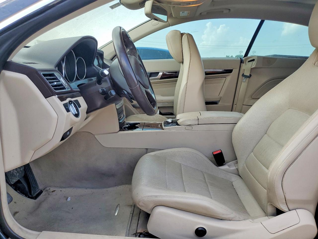 2014 Mercedes-benz E 350 Black vin: WDDKJ5KB7EF270788