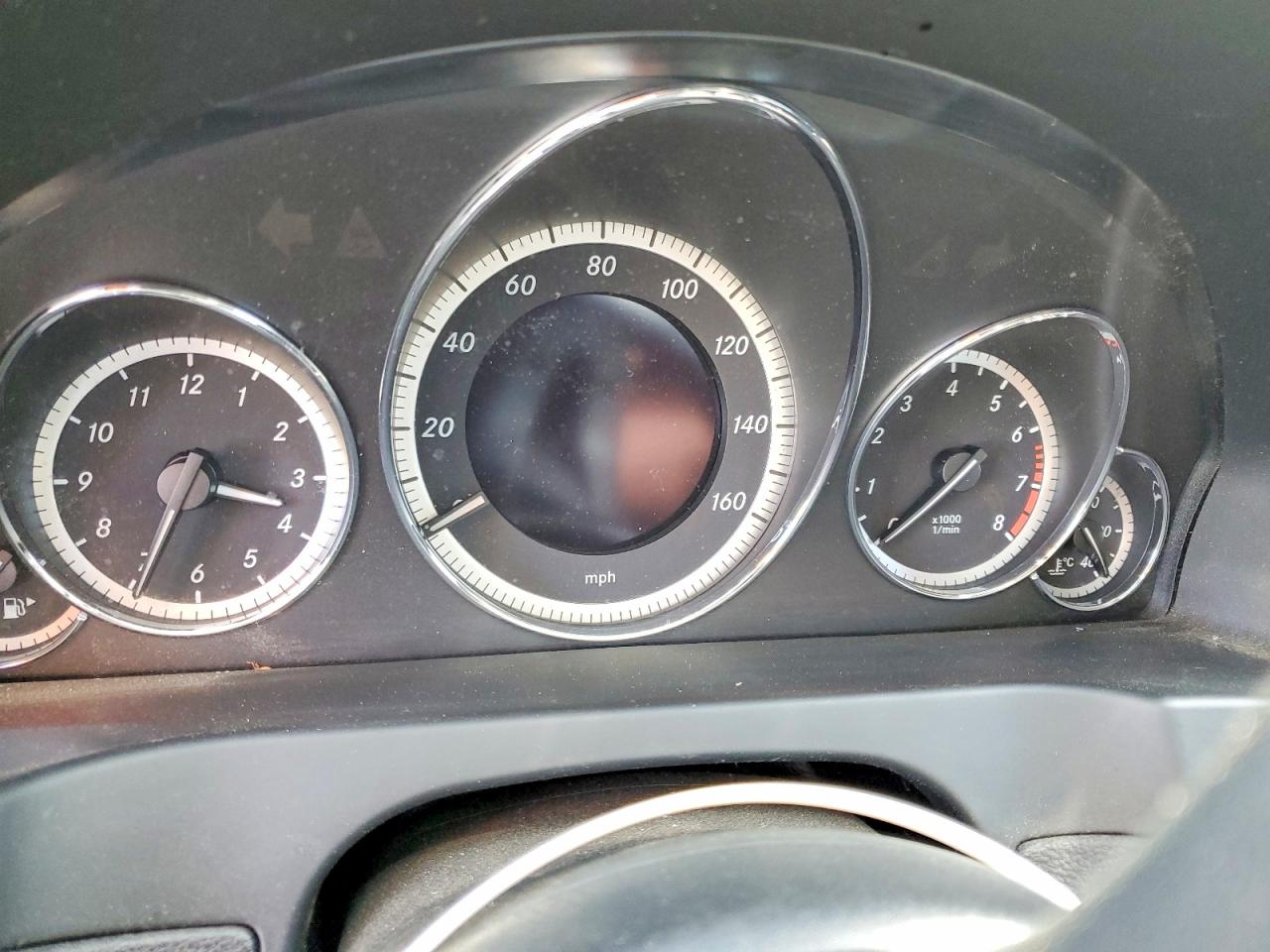 2012 Mercedes-benz E 350 Red vin: WDDKJ5KB8CF154626