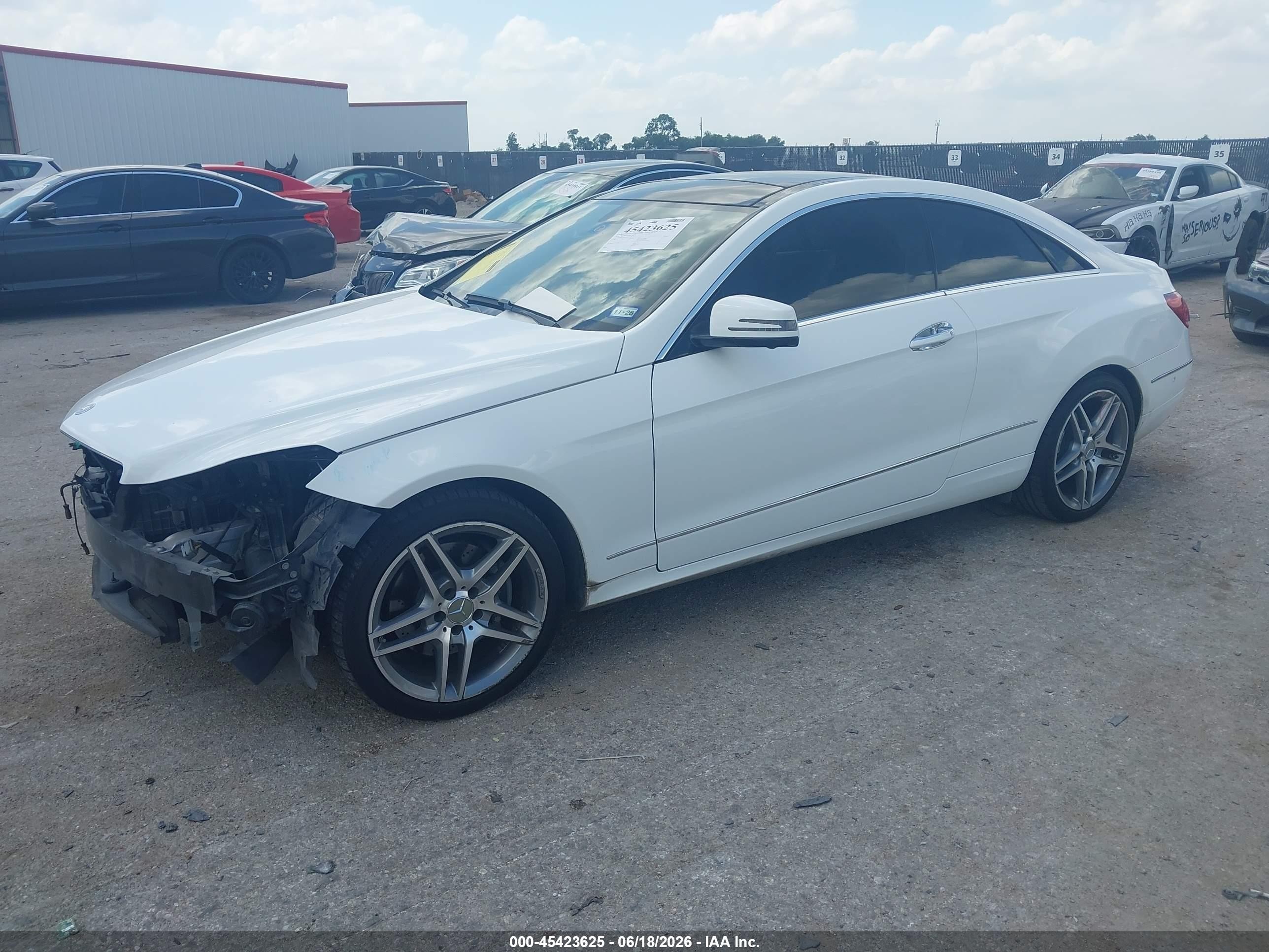 2014 Mercedes-benz E 350 White vin: WDDKJ5KB8EF238657
