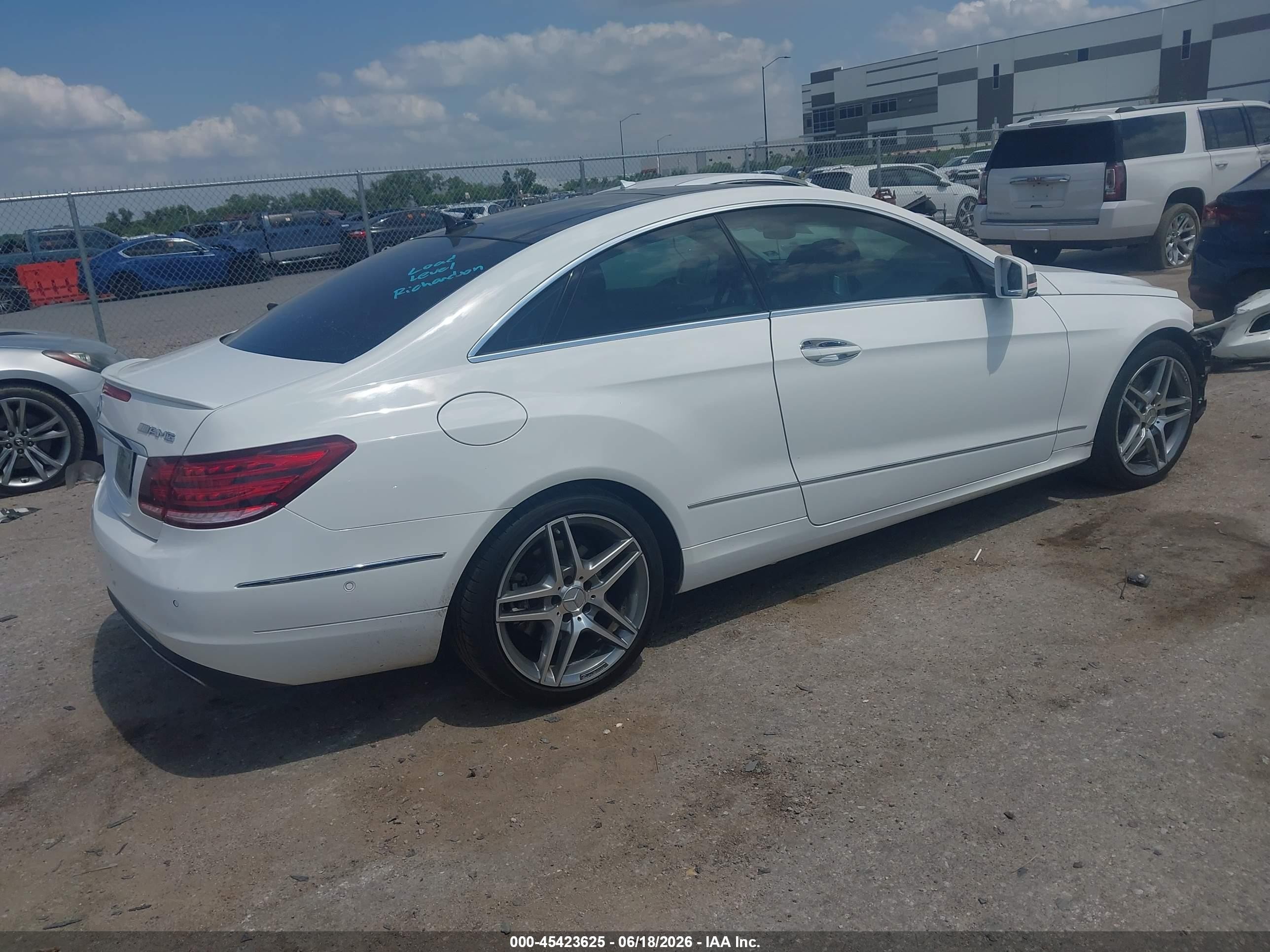 2014 Mercedes-benz E 350 White vin: WDDKJ5KB8EF238657