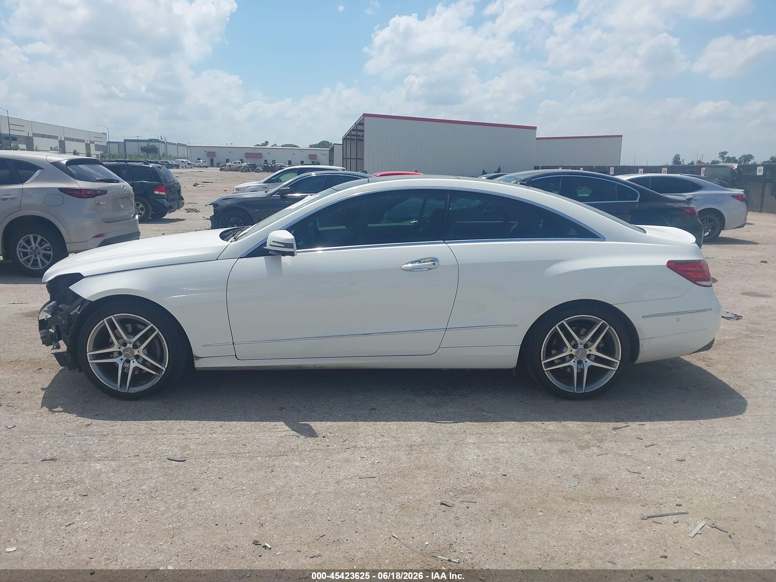 2014 Mercedes-benz E 350 White vin: WDDKJ5KB8EF238657