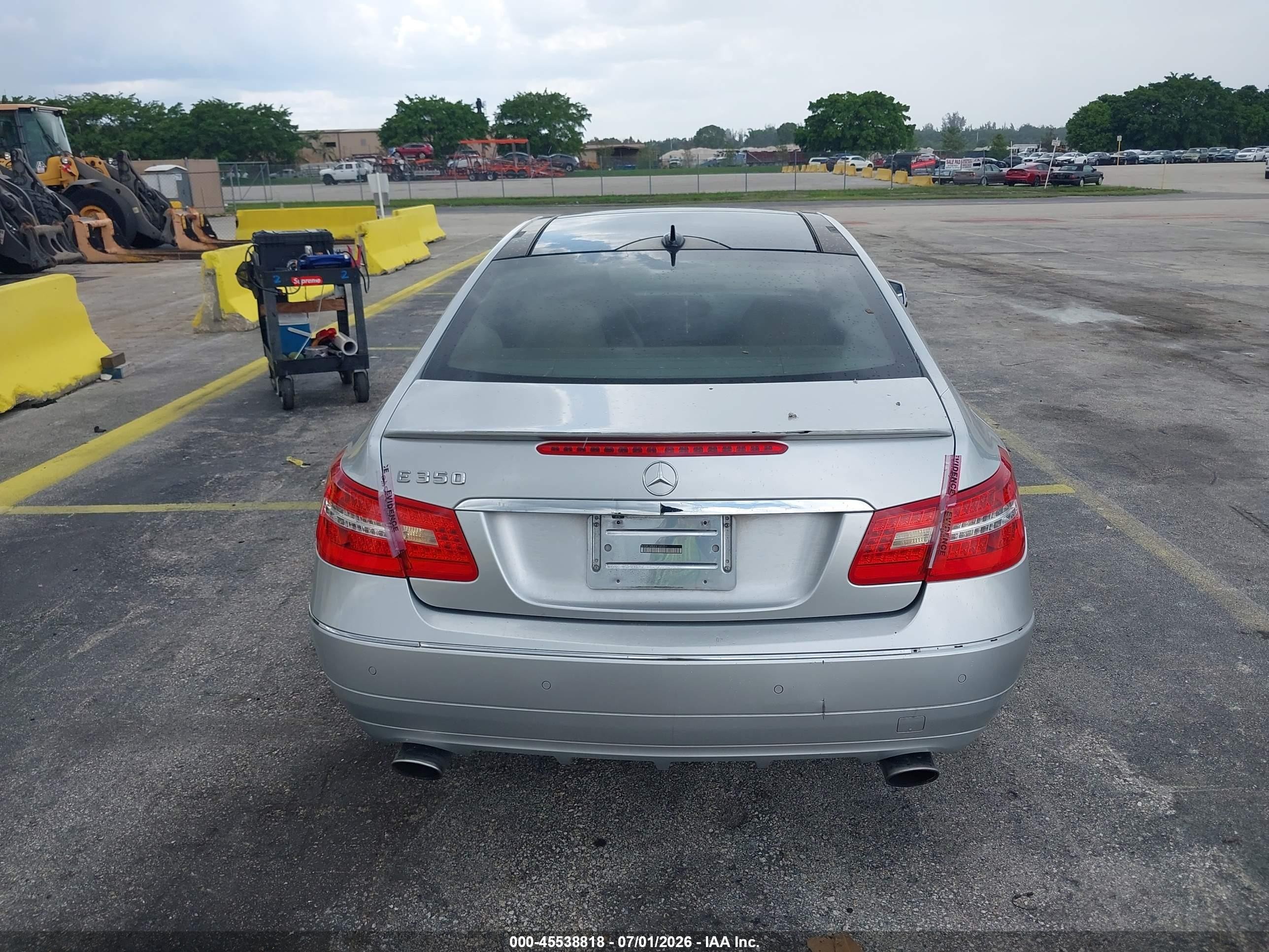 2013 Mercedes-benz E 350   Silver vin: WDDKJ5KB9DF195221