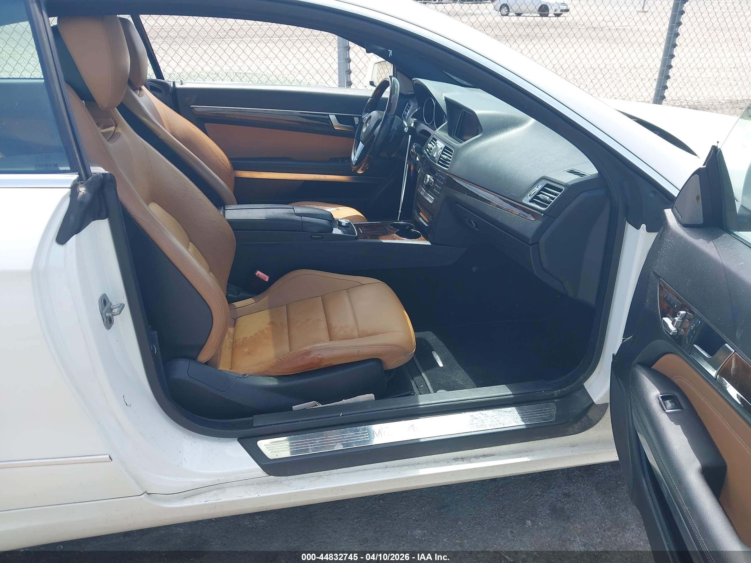 2014 Mercedes-benz E 350   White vin: WDDKJ5KB9EF251952