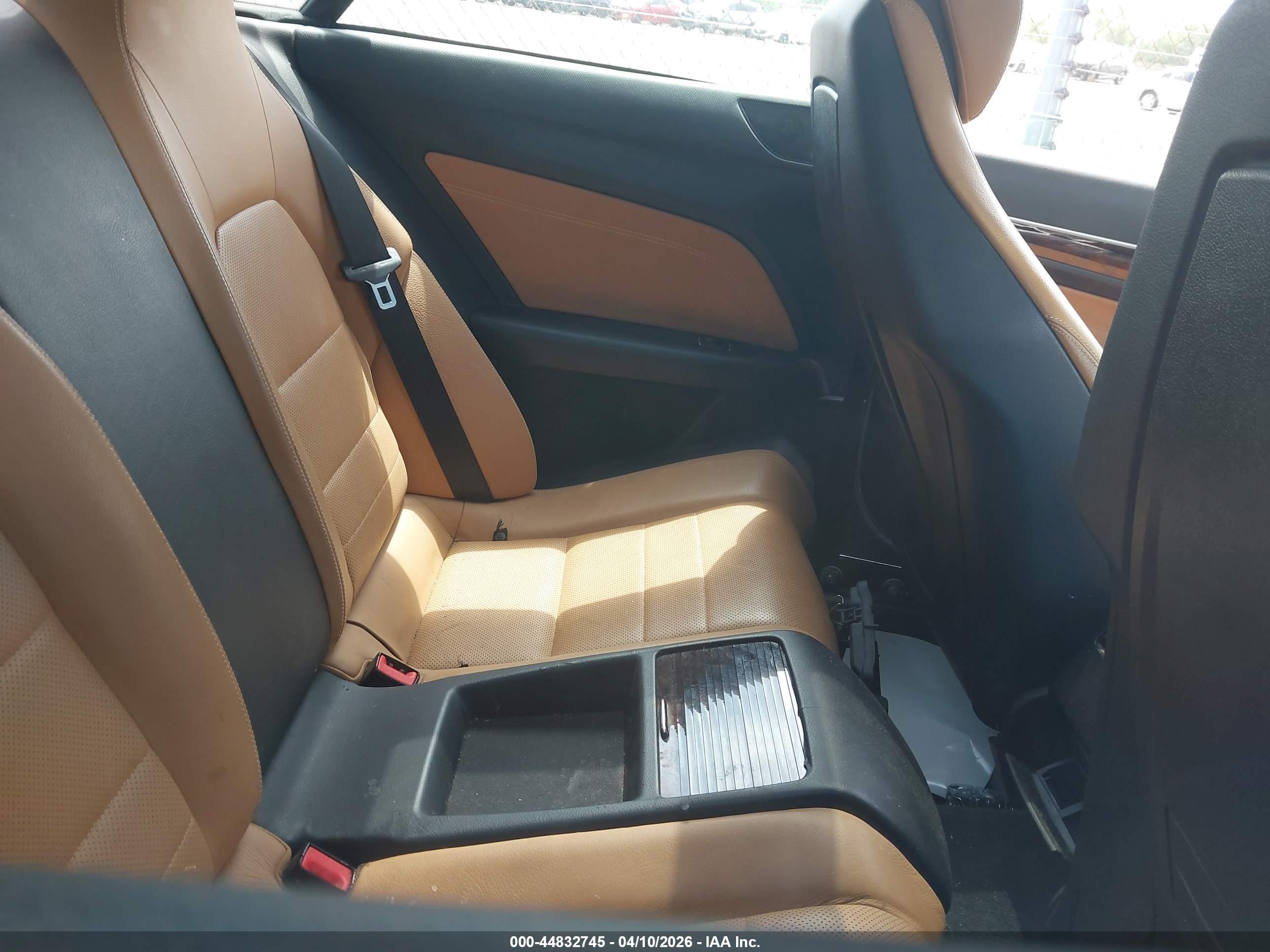 2014 Mercedes-benz E 350   White vin: WDDKJ5KB9EF251952