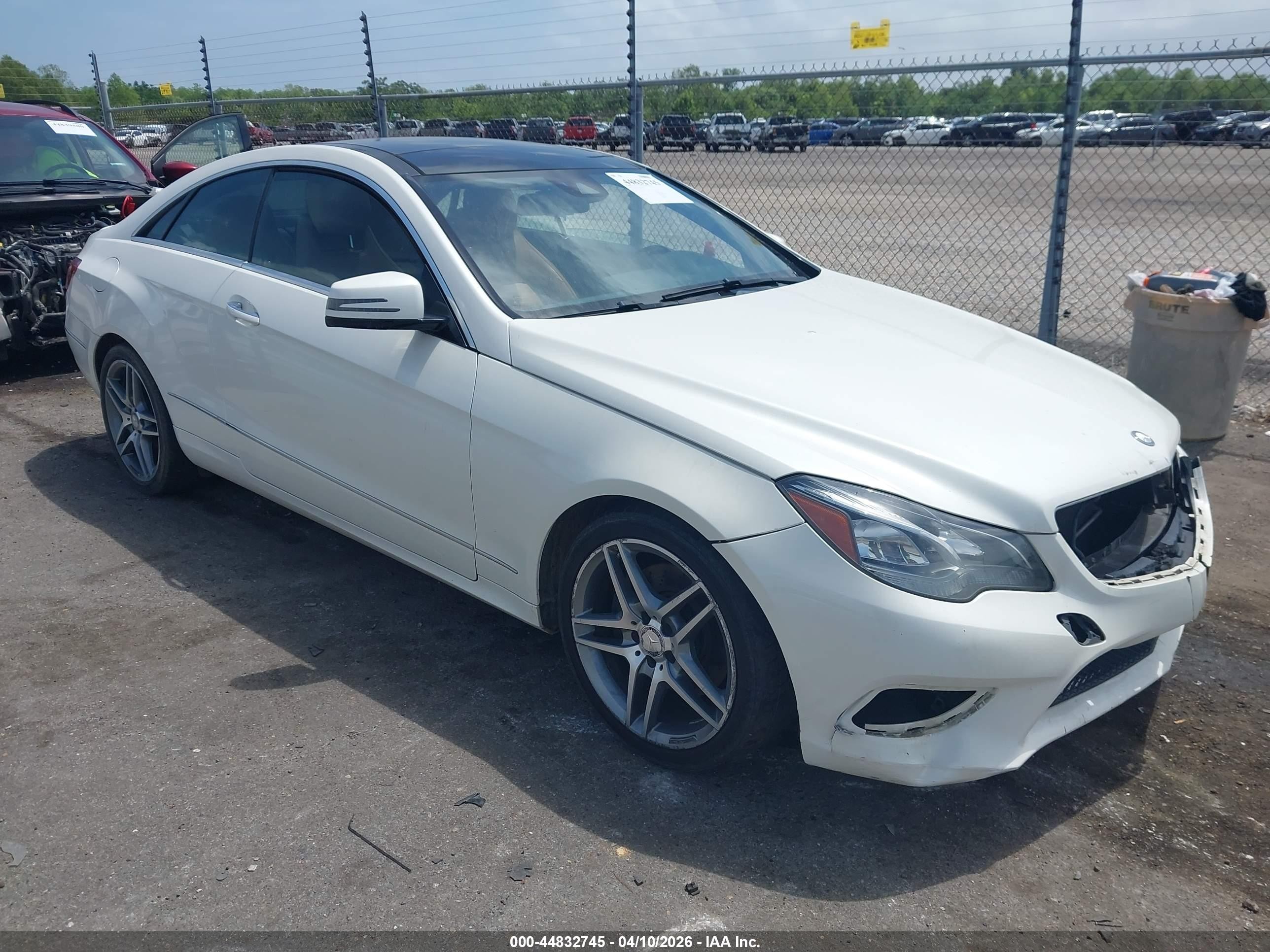 2014 Mercedes-benz E 350   White vin: WDDKJ5KB9EF251952