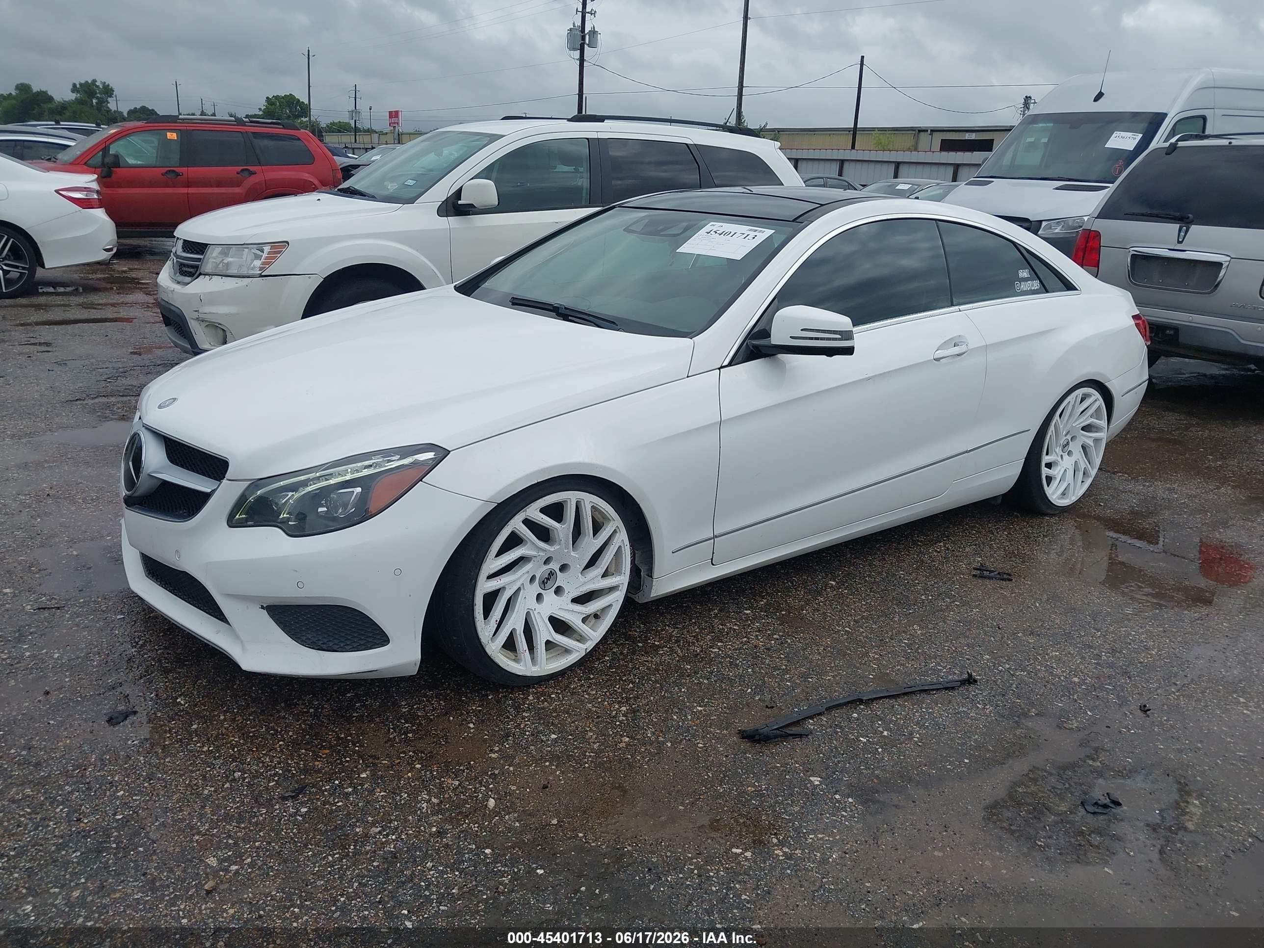 2014 Mercedes-benz E 350   White vin: WDDKJ5KB9EF255497
