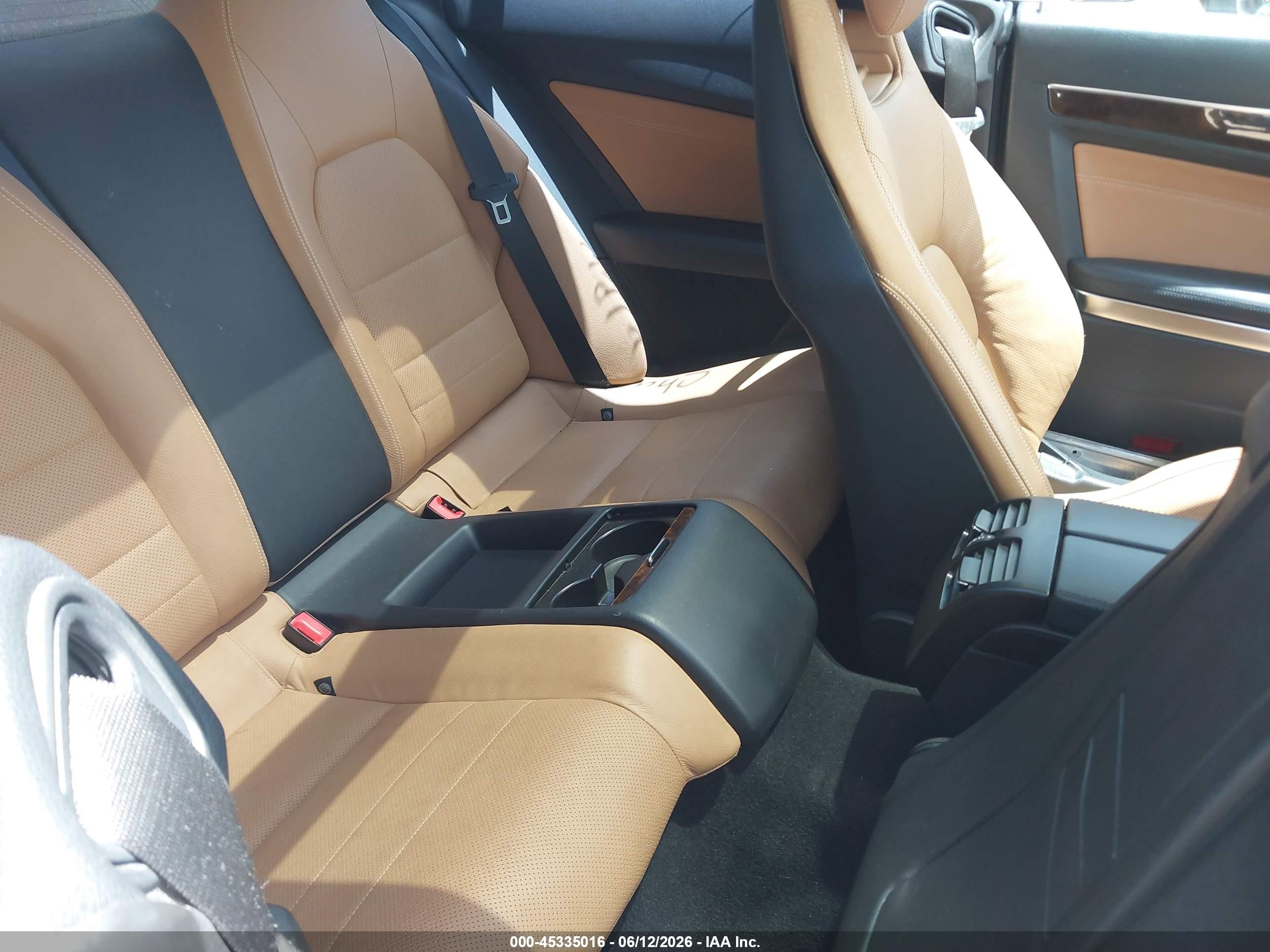 2014 Mercedes-benz E 350   Черный vin: WDDKJ5KB9EF264104