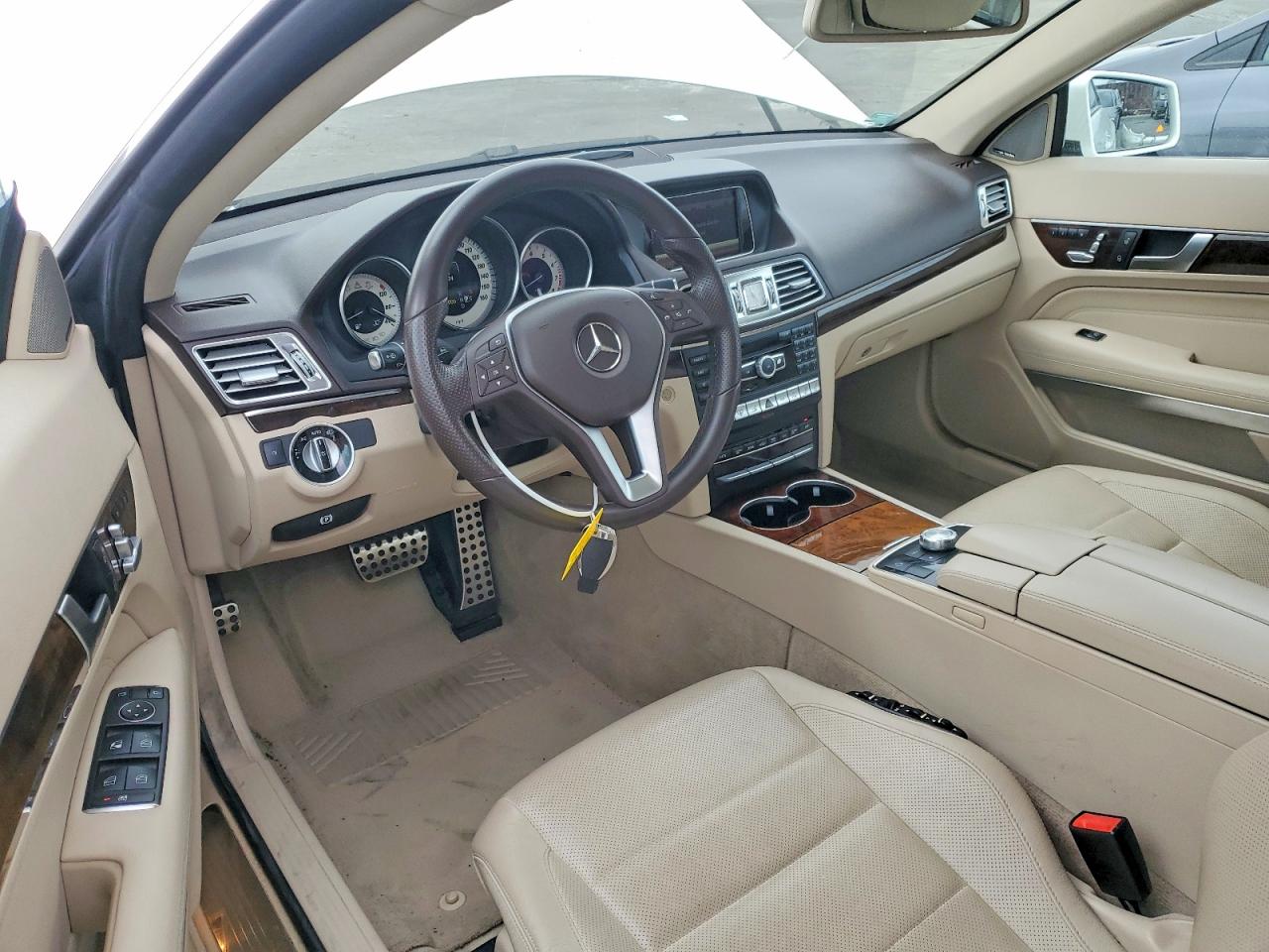 2014 Mercedes-benz E 350 White vin: WDDKJ5KB9EF273188
