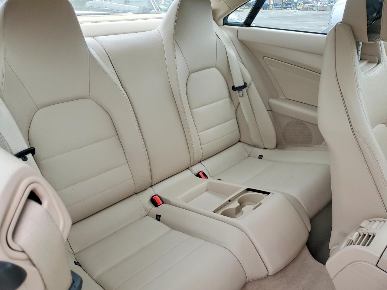 2014 Mercedes-benz E 350 White vin: WDDKJ5KB9EF273188