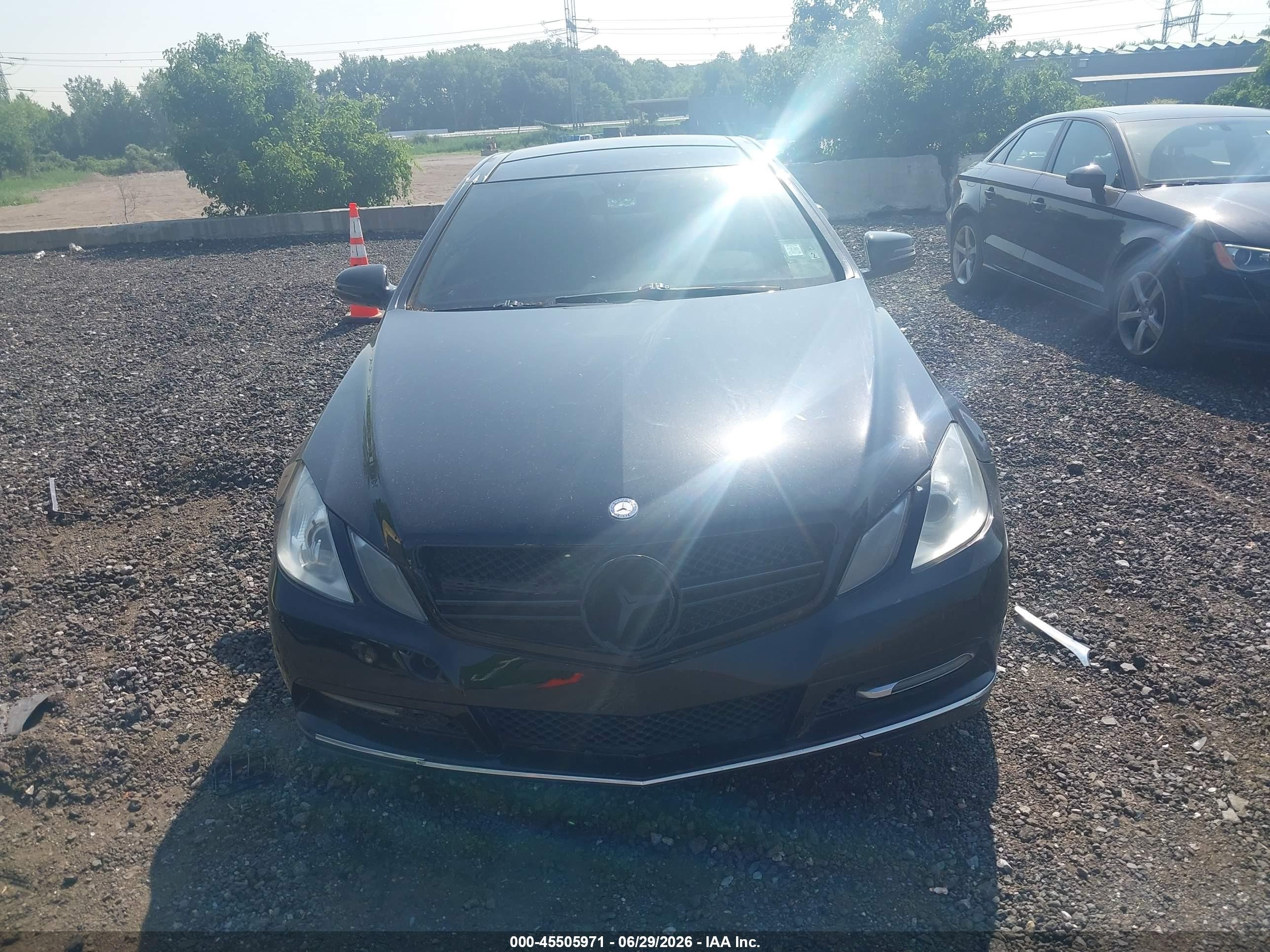 2013 Mercedes-benz E 350   Черный vin: WDDKJ5KBXDF198113