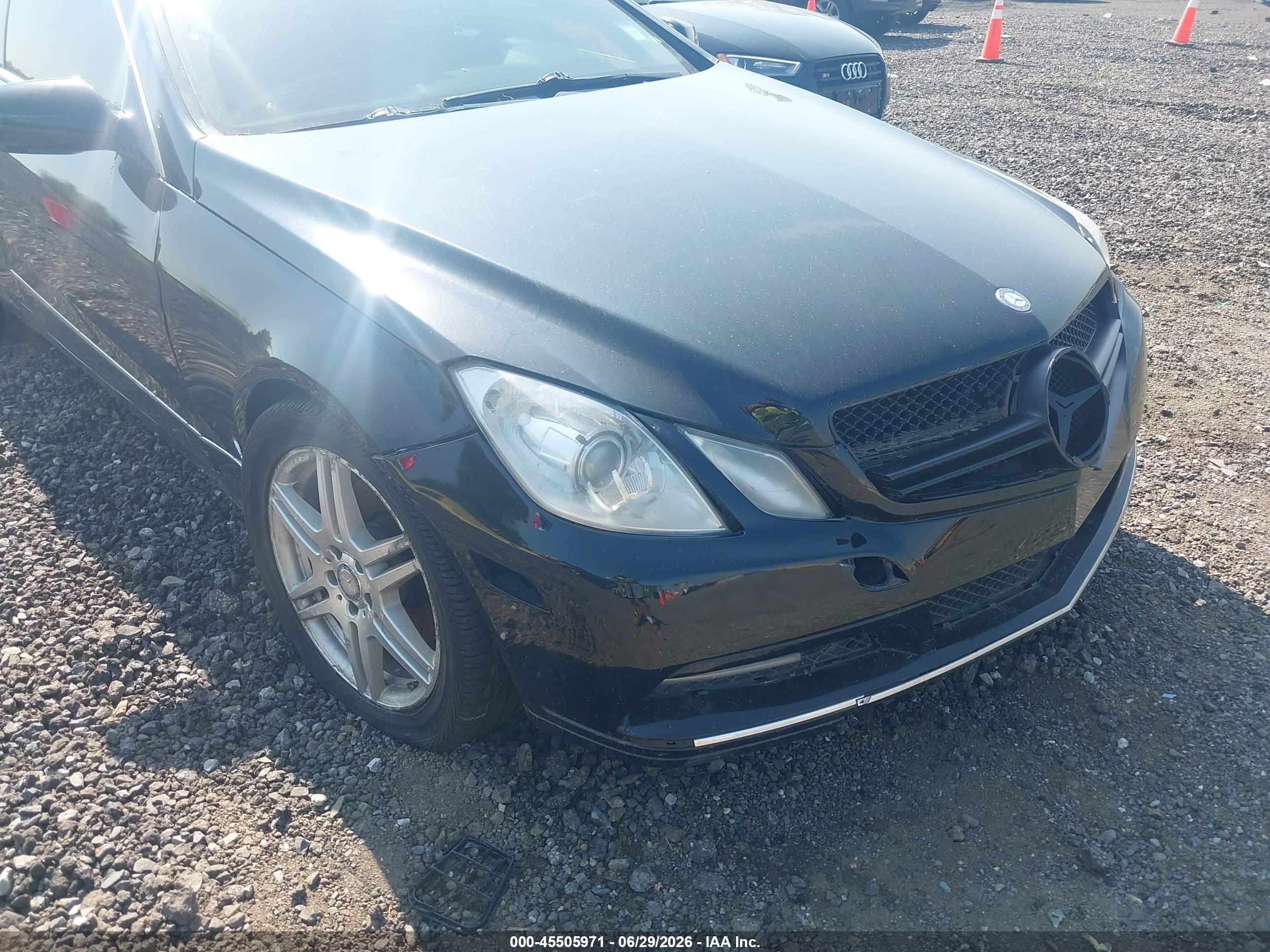 2013 Mercedes-benz E 350   Черный vin: WDDKJ5KBXDF198113
