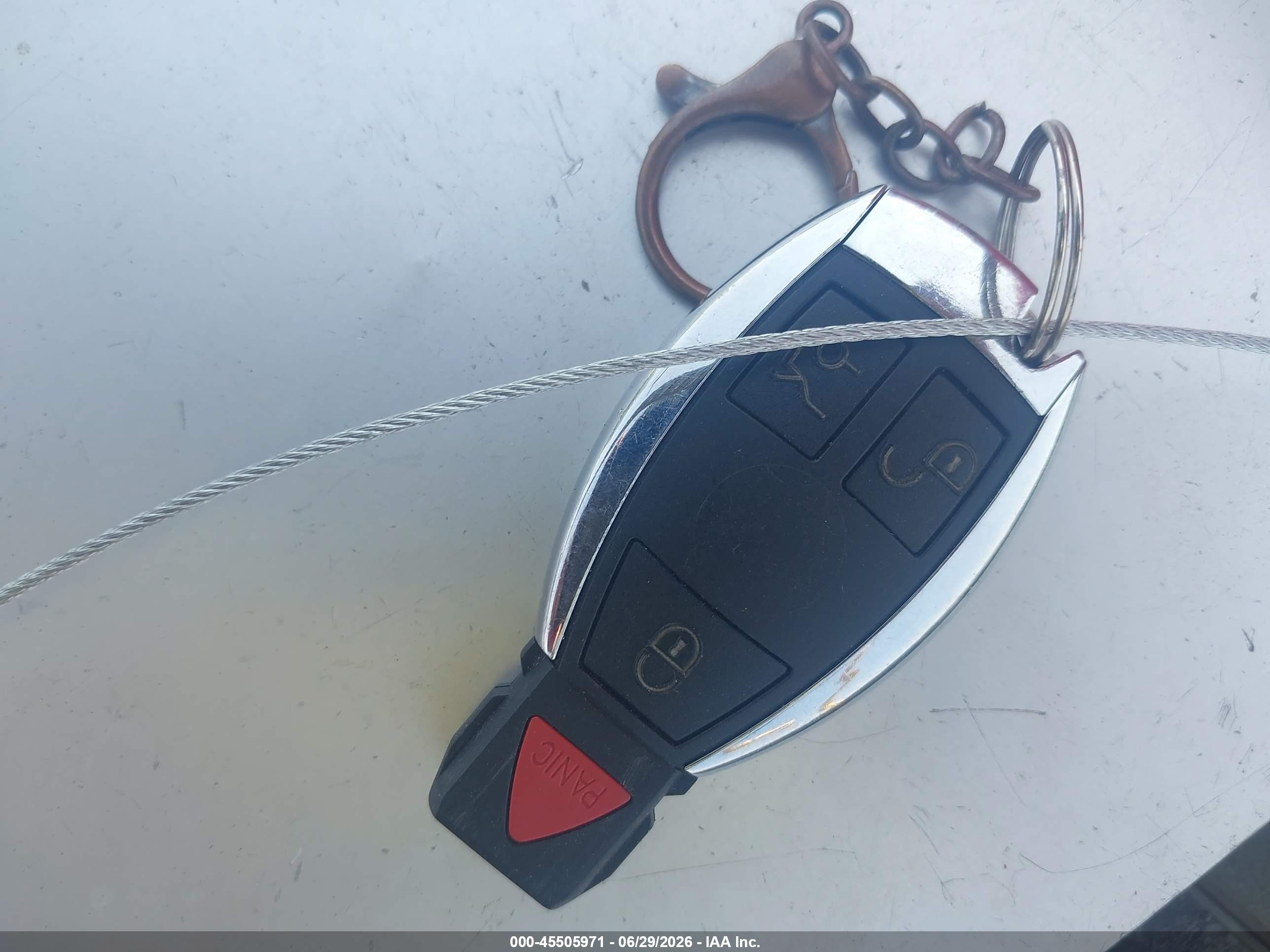 2013 Mercedes-benz E 350   Черный vin: WDDKJ5KBXDF198113