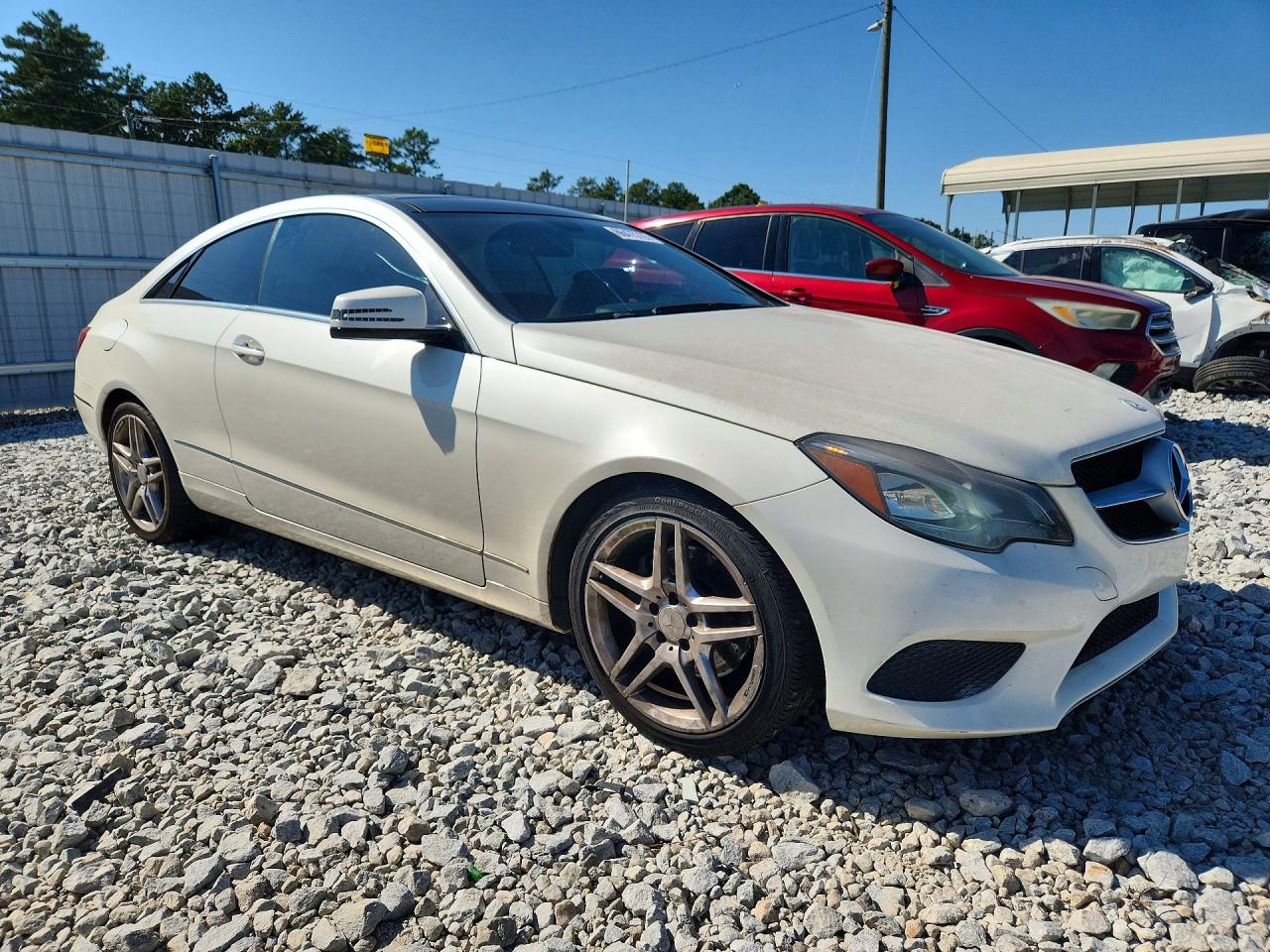 2014 Mercedes-benz E 350 White vin: WDDKJ5KBXEF228180