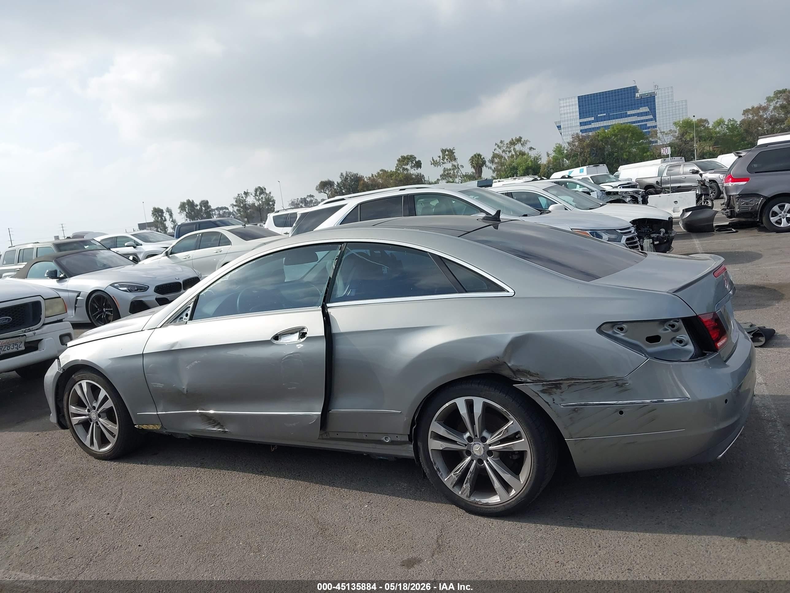 2014 Mercedes-benz E 350   Серый vin: WDDKJ5KBXEF240023