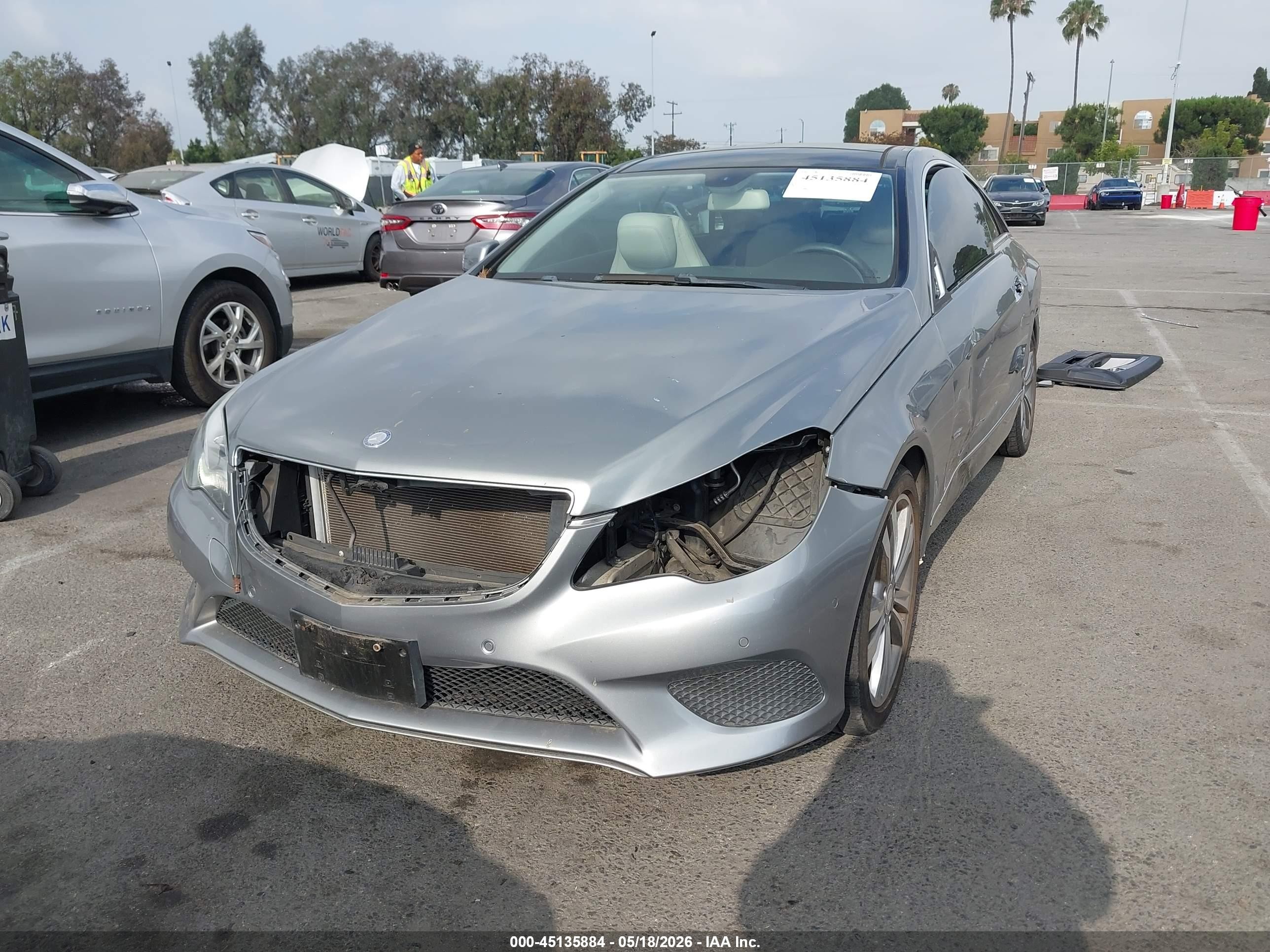 2014 Mercedes-benz E 350   Серый vin: WDDKJ5KBXEF240023