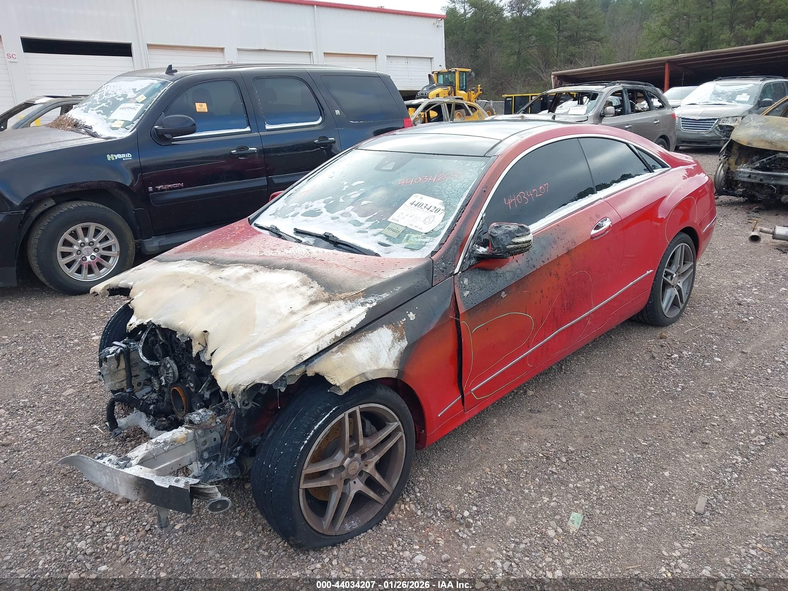 2014 Mercedes-benz E 350 Red vin: WDDKJ5KBXEF244962