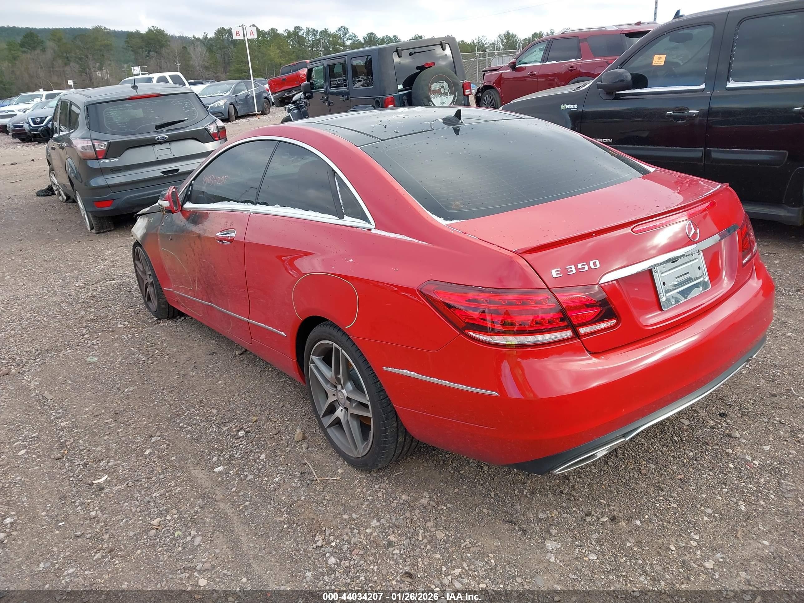 2014 Mercedes-benz E 350 Red vin: WDDKJ5KBXEF244962