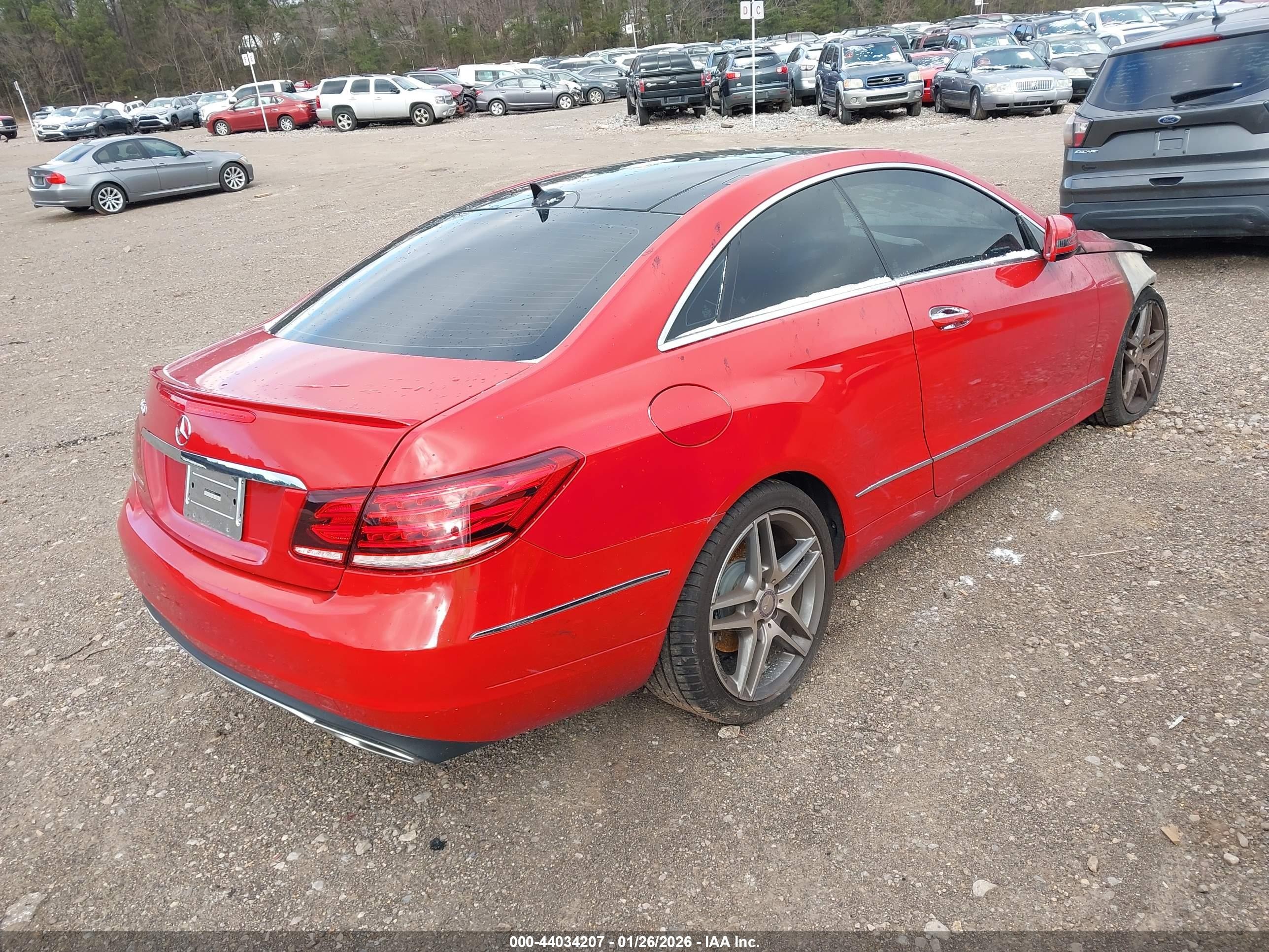 2014 Mercedes-benz E 350 Red vin: WDDKJ5KBXEF244962