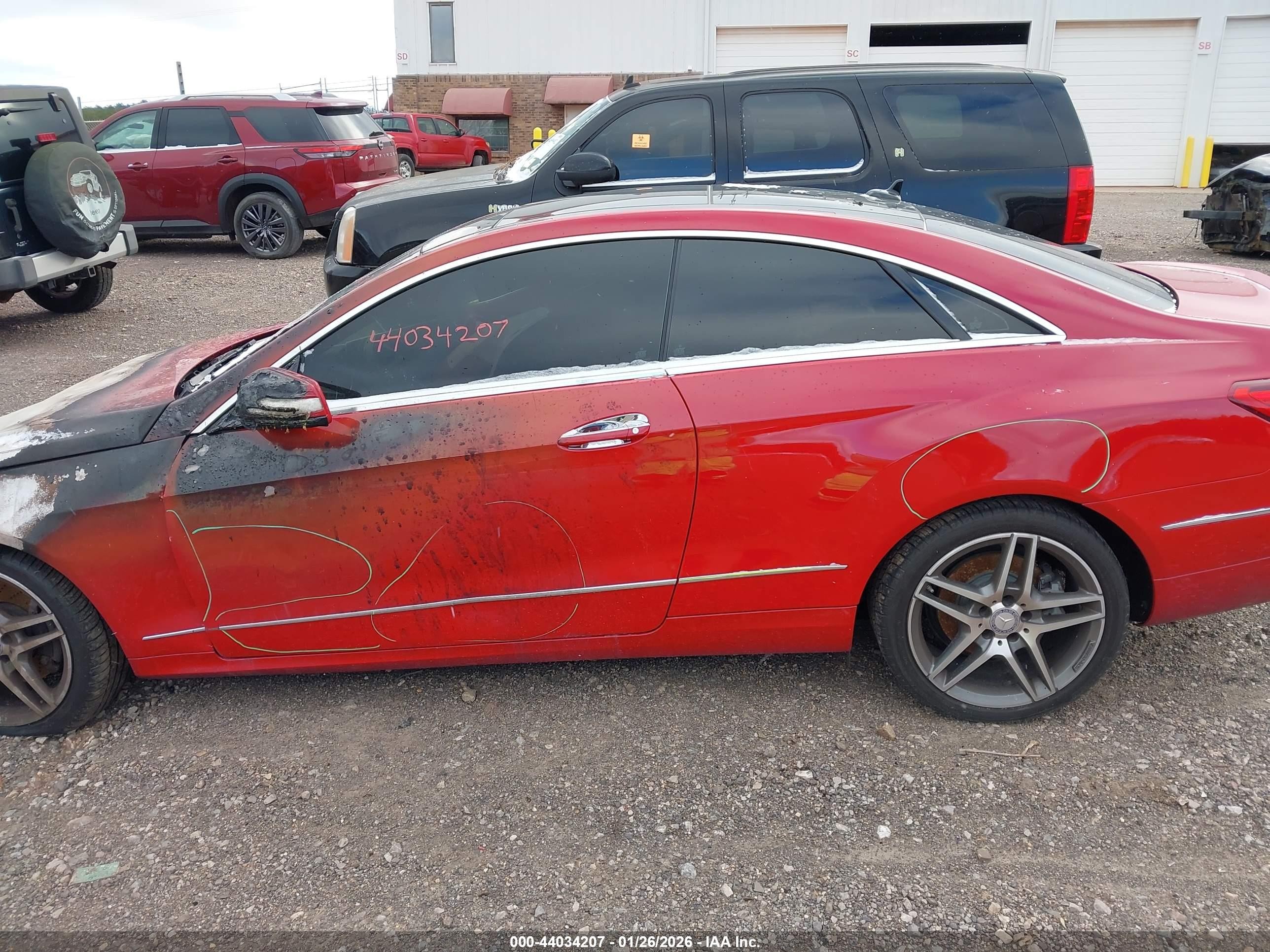 2014 Mercedes-benz E 350 Red vin: WDDKJ5KBXEF244962