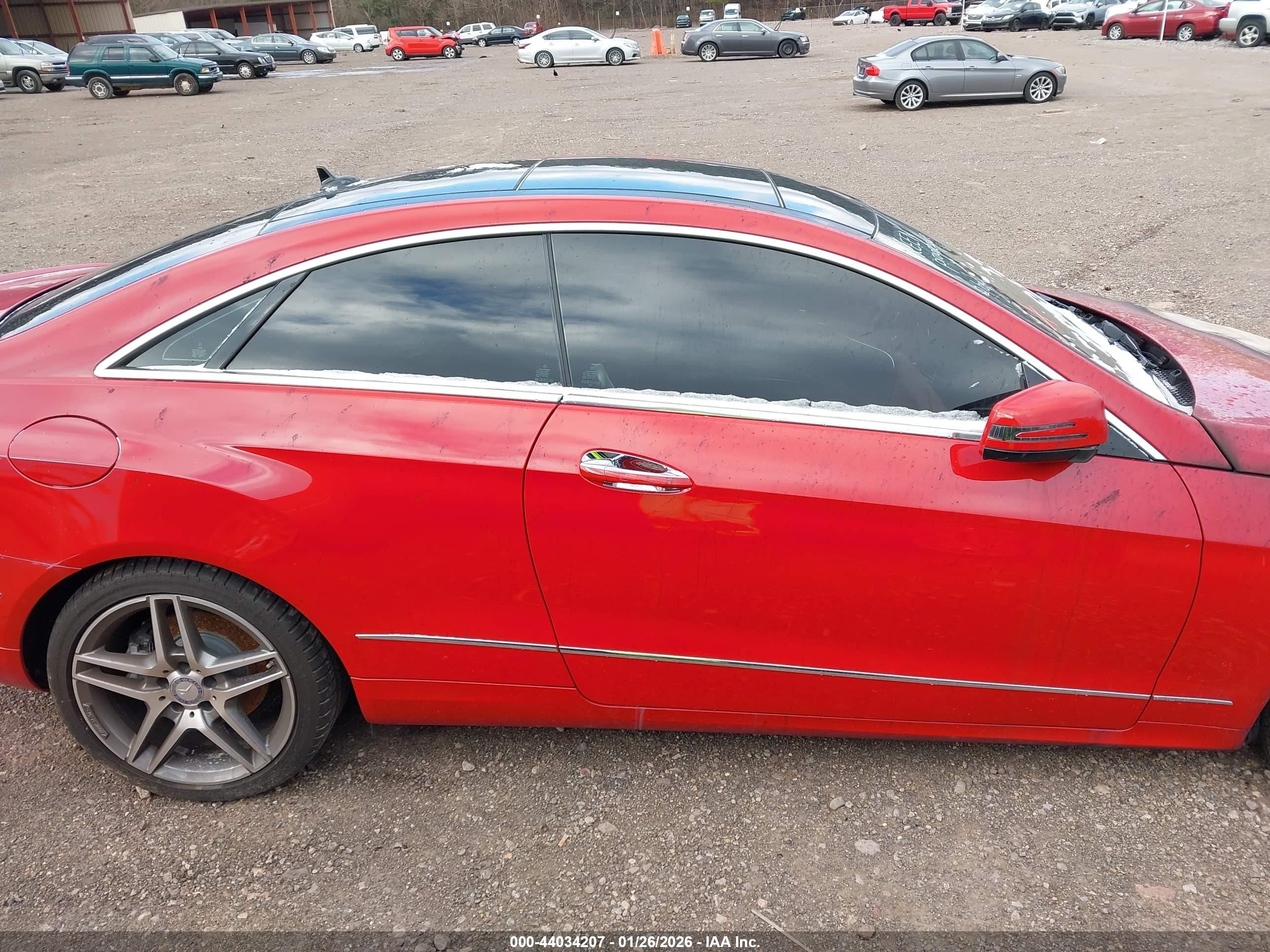 2014 Mercedes-benz E 350 Red vin: WDDKJ5KBXEF244962
