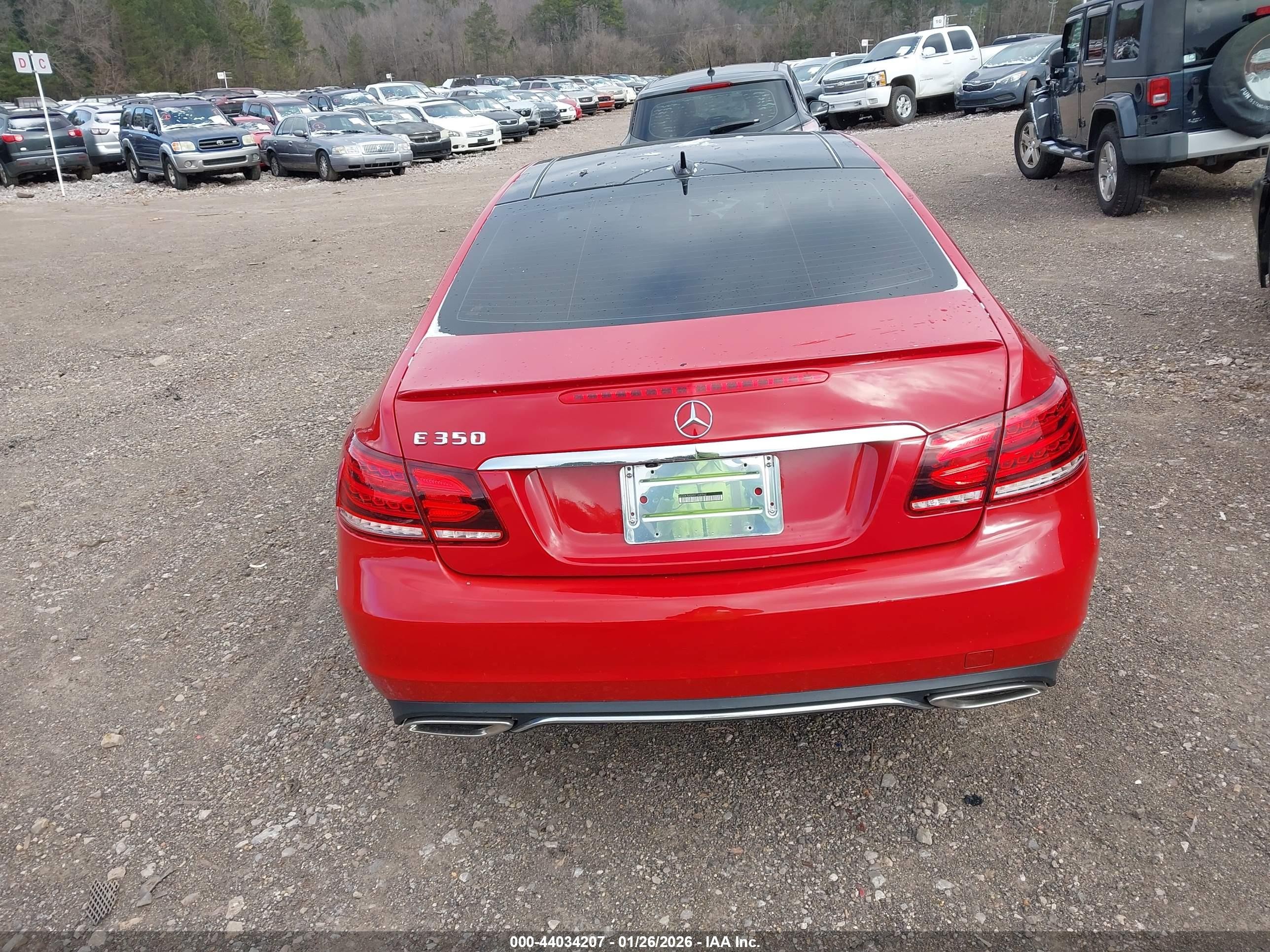 2014 Mercedes-benz E 350 Red vin: WDDKJ5KBXEF244962