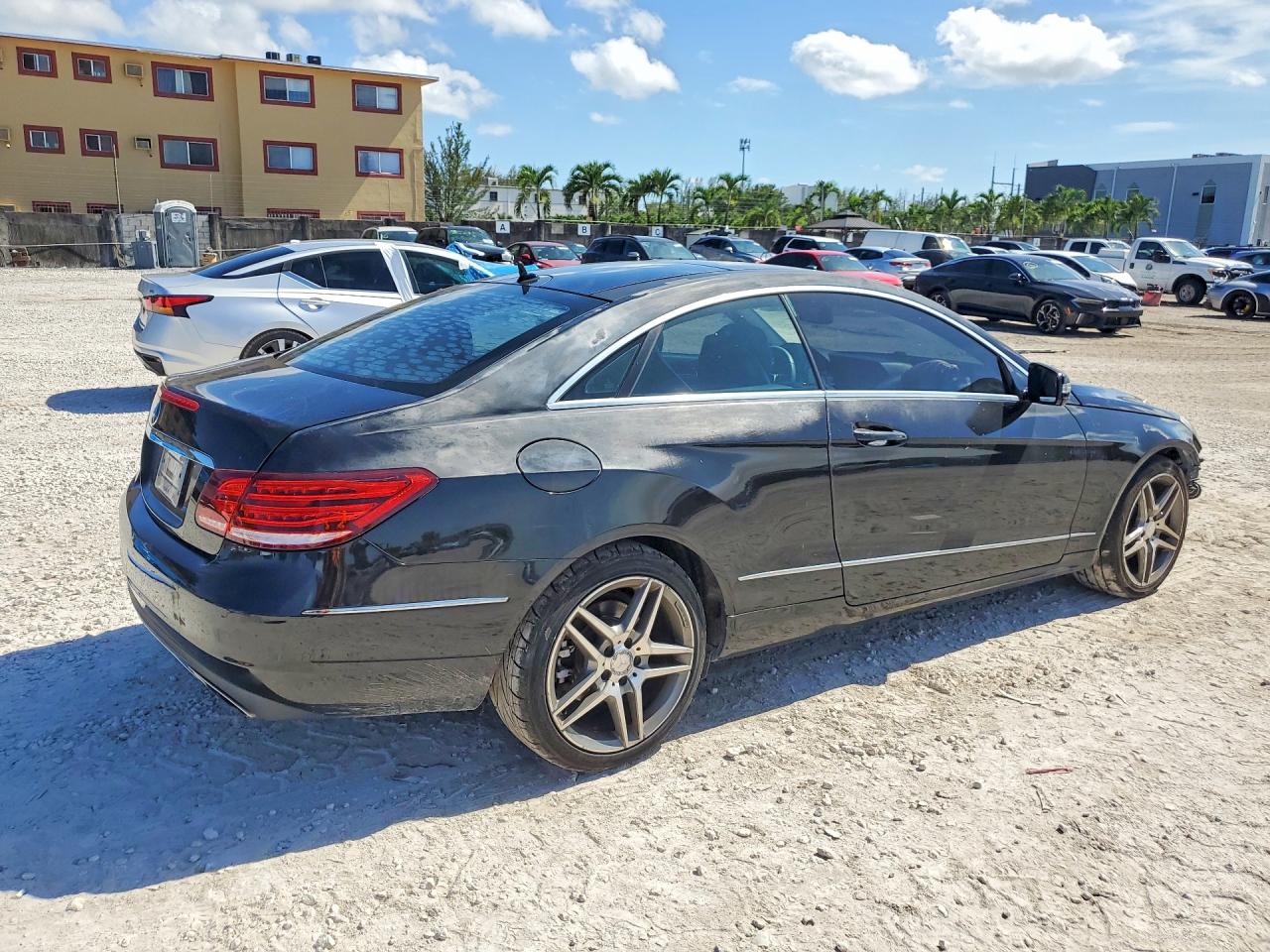 2014 Mercedes-benz E 350 Black vin: WDDKJ5KBXEF253094