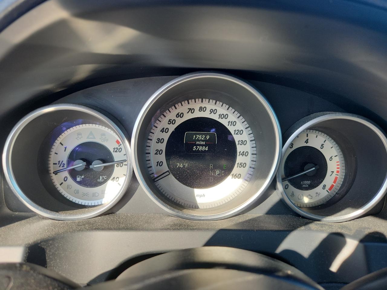 2015 Mercedes-benz E 400 Белый vin: WDDKJ6FB3FF300578