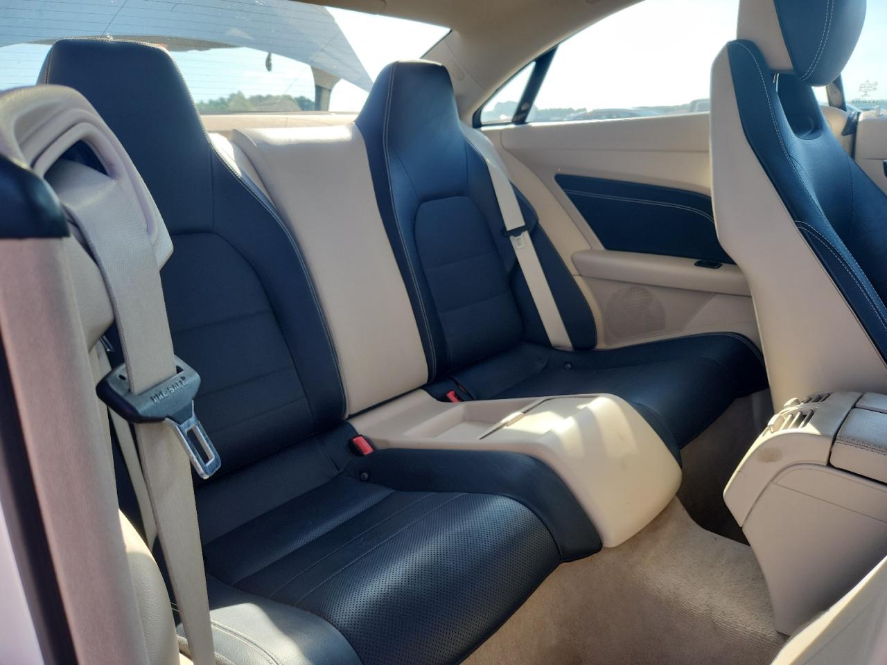 2015 Mercedes-benz E 400 Белый vin: WDDKJ6FB3FF300578