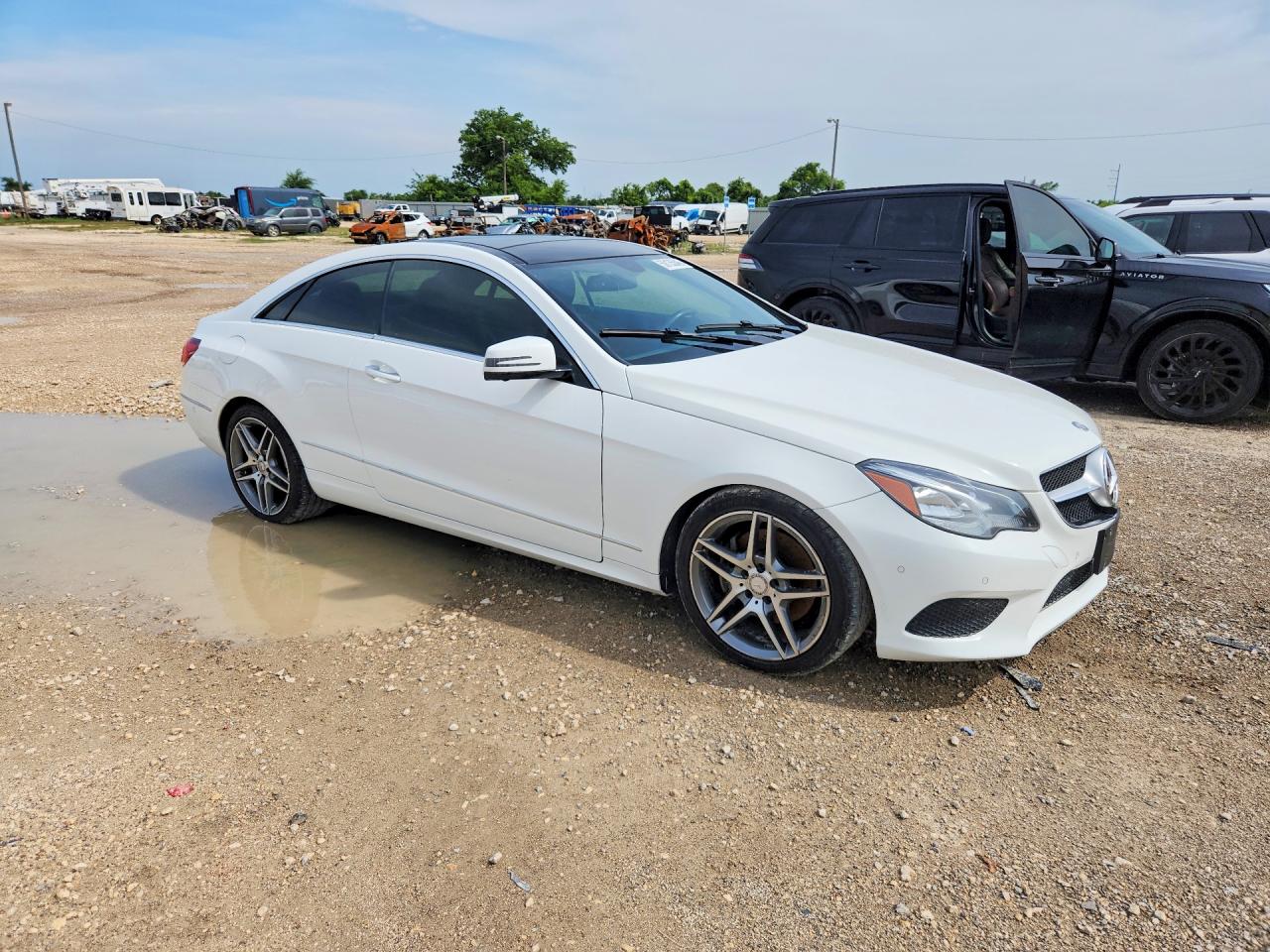 2015 Mercedes-benz E 400 White vin: WDDKJ6FB5FF304633