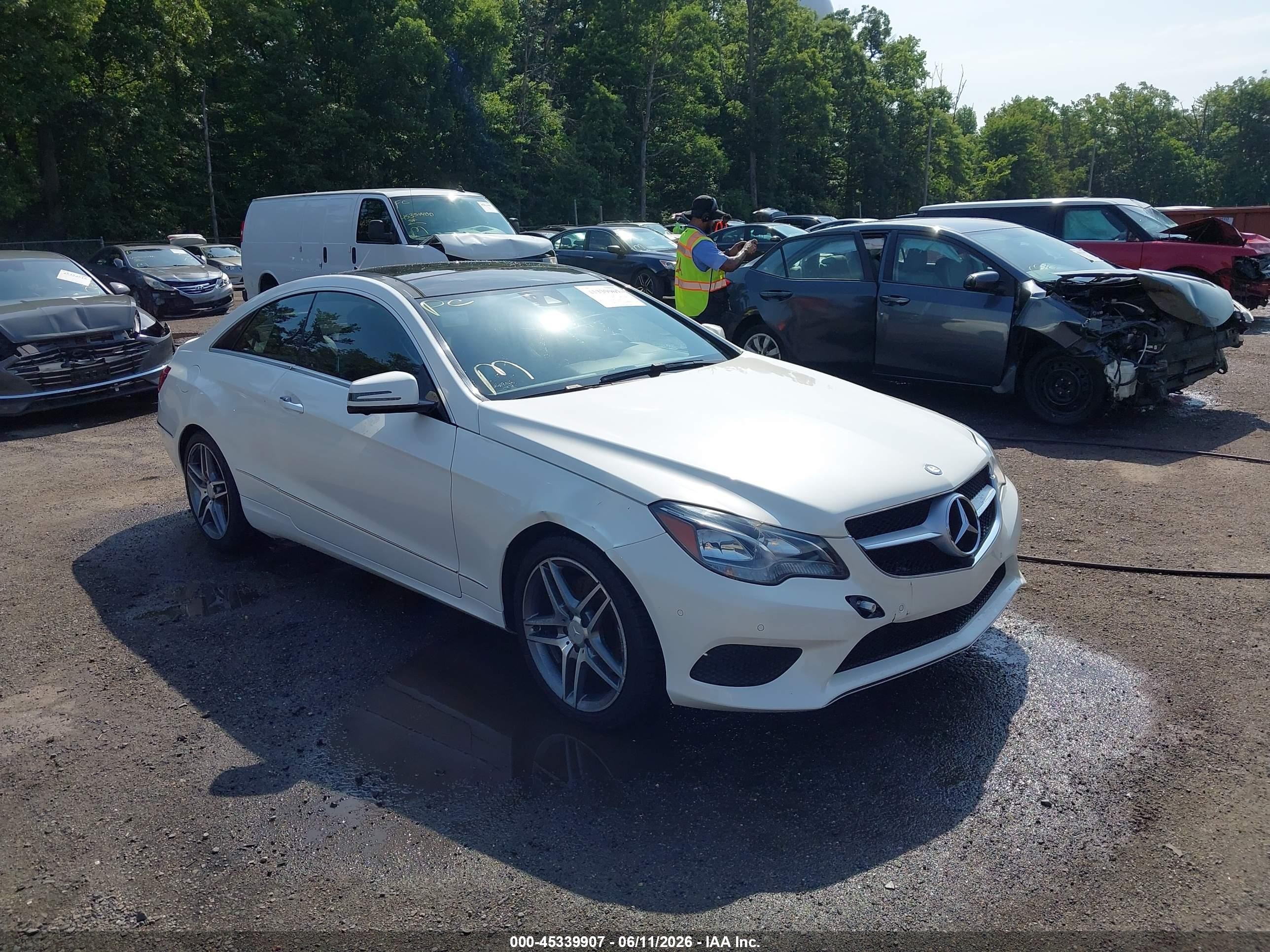 2015 Mercedes-benz E 400 White vin: WDDKJ6FB8FF294860