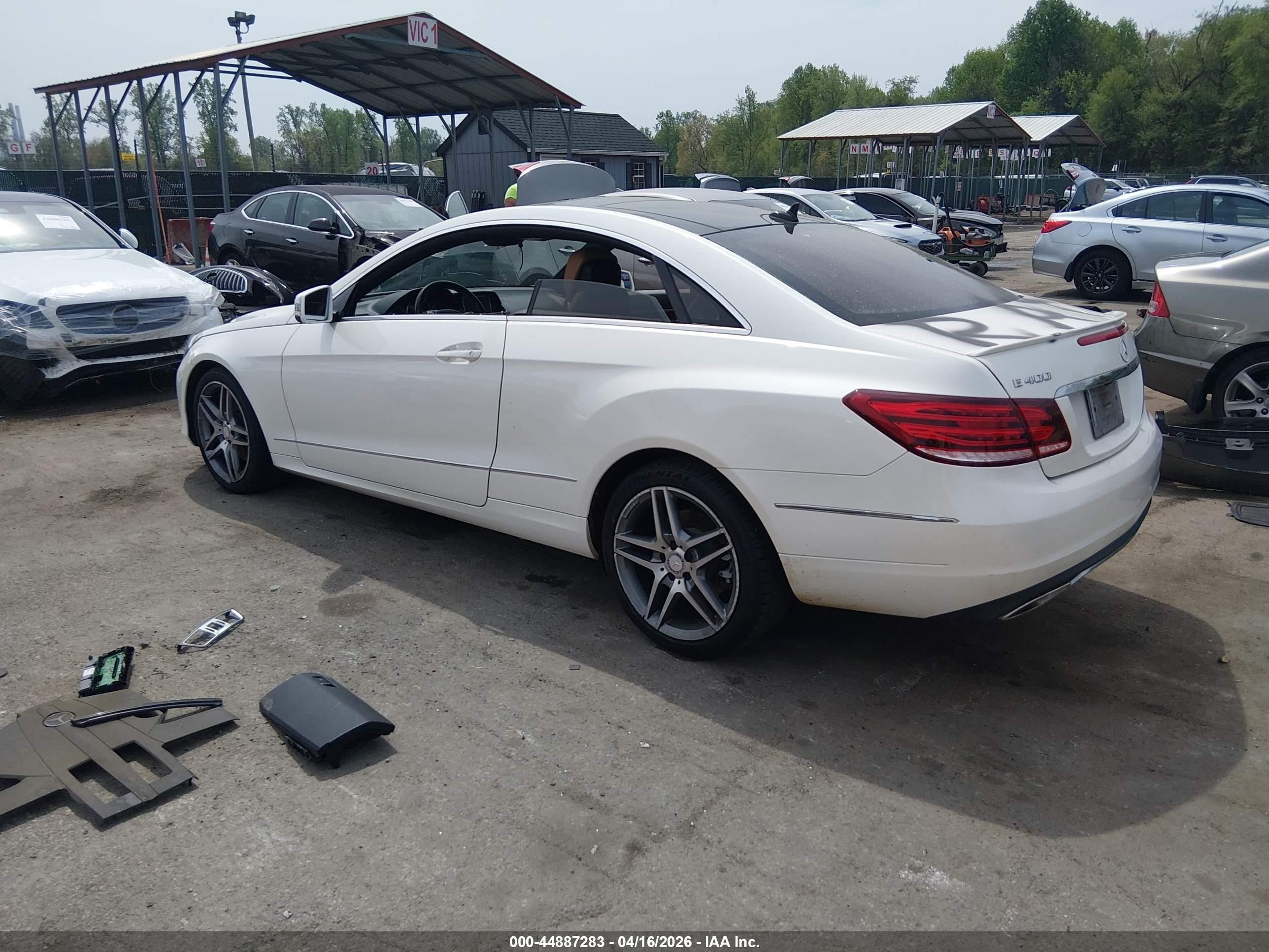 2015 Mercedes-benz E 400 4matic Белый vin: WDDKJ6HB9FF306382