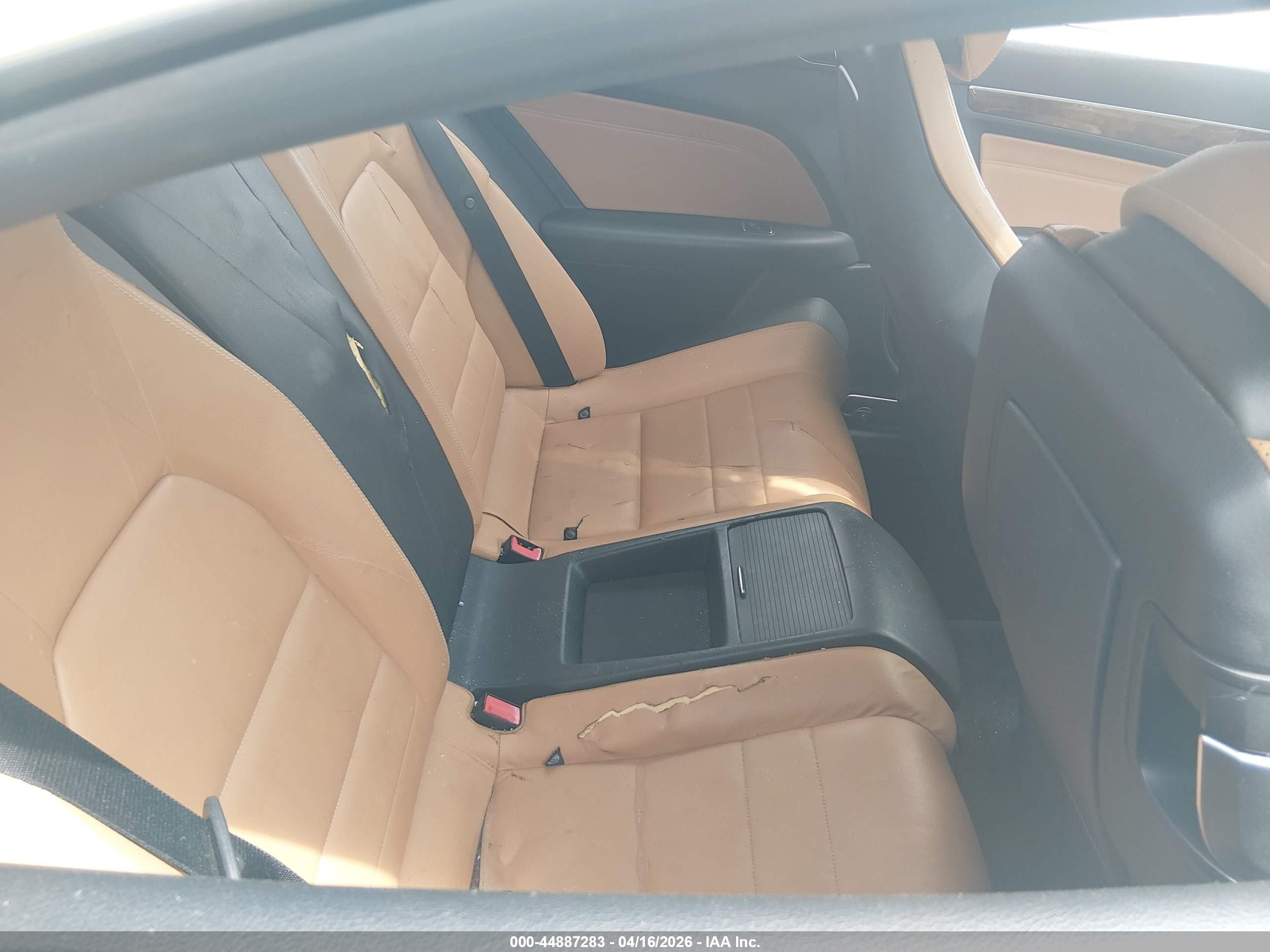2015 Mercedes-benz E 400 4matic Белый vin: WDDKJ6HB9FF306382